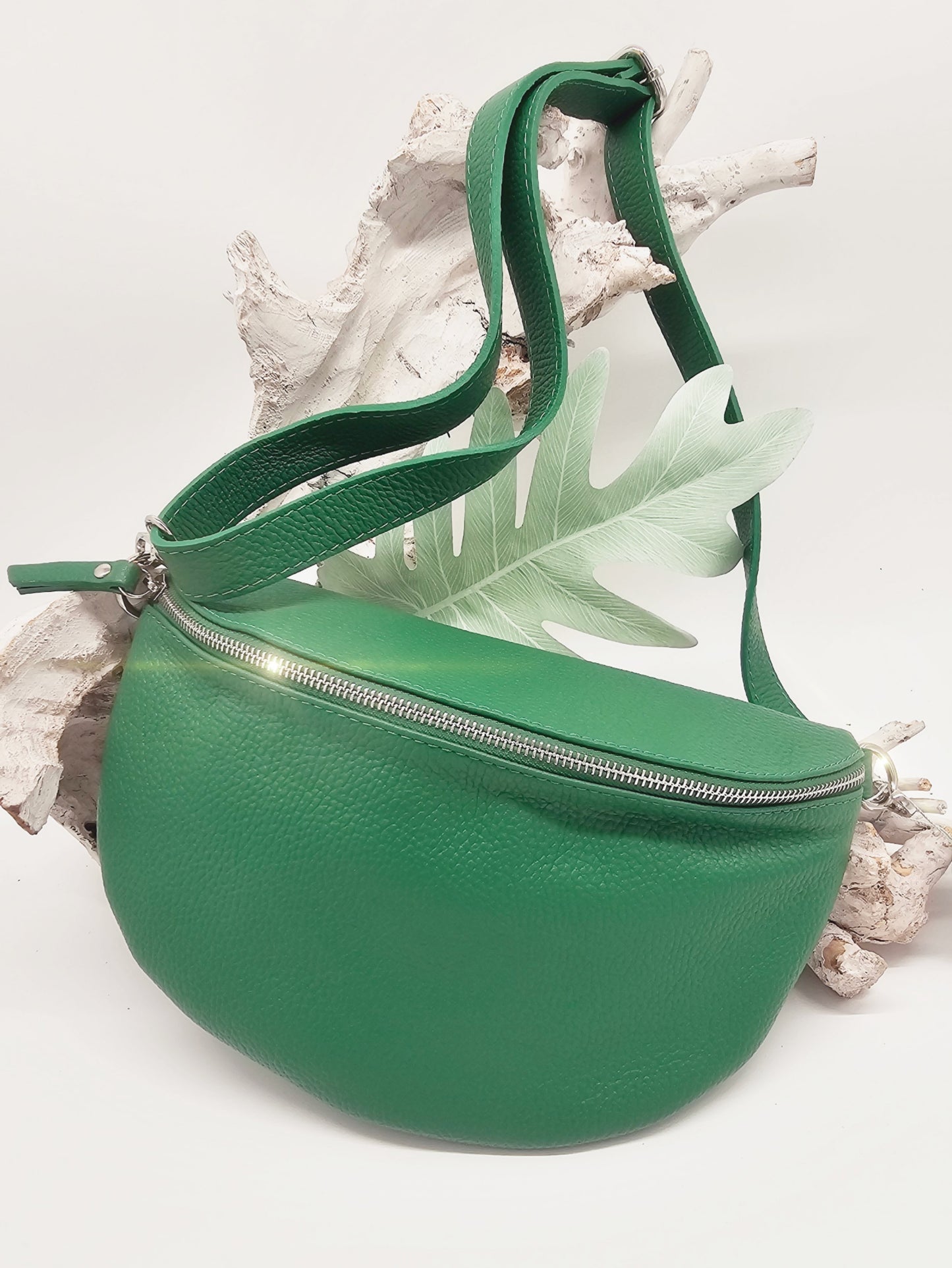 crossbody-bauchtasche-leder-gruen-12