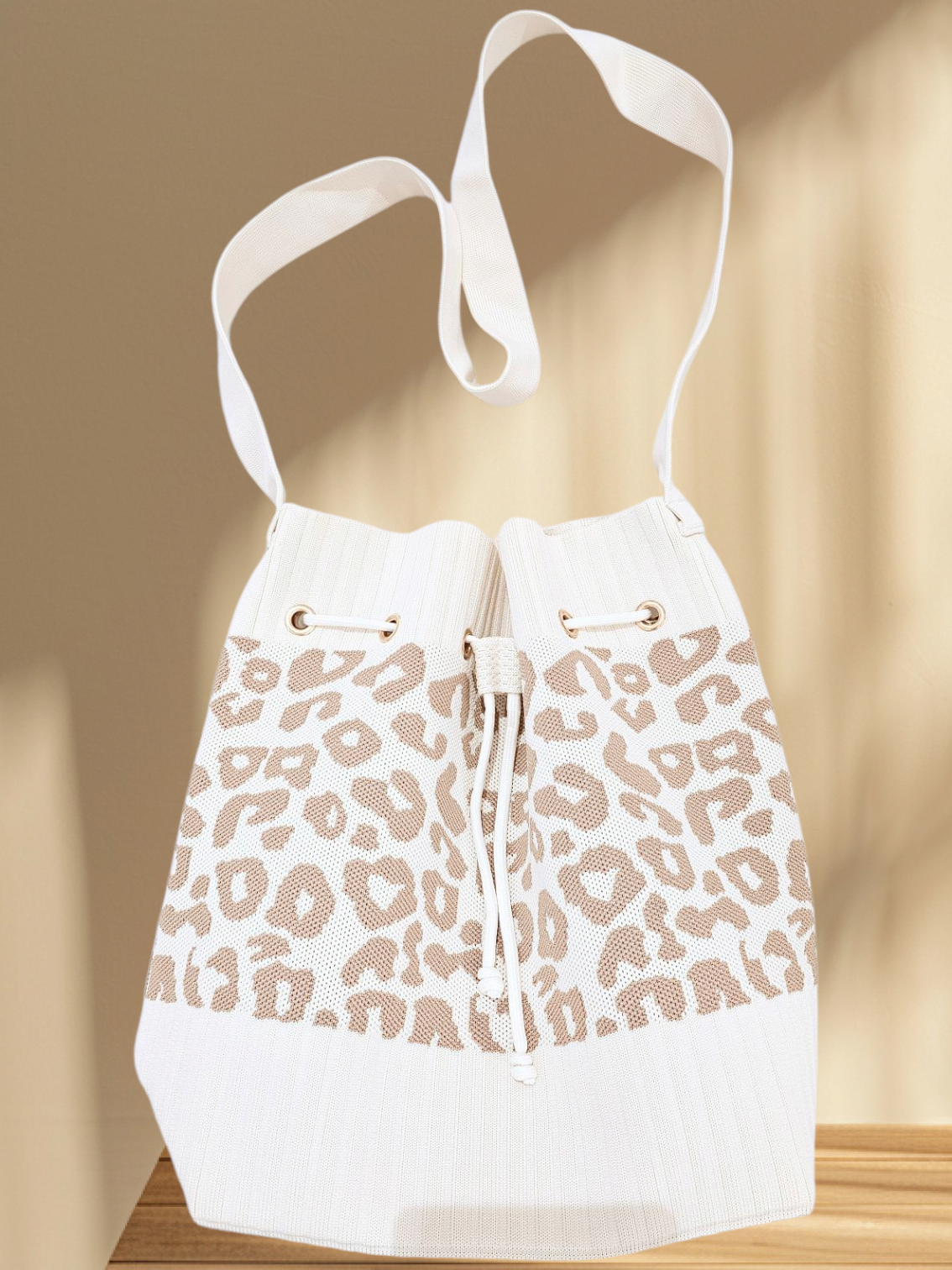 Beutel-tasche-leo-beige-camel