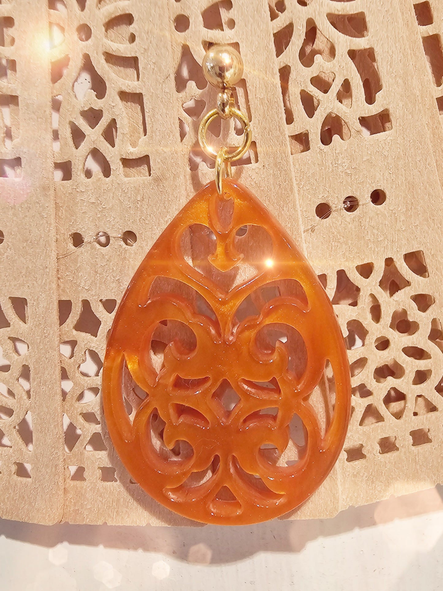 boho-ohrringe-leicht-resin-orange-1