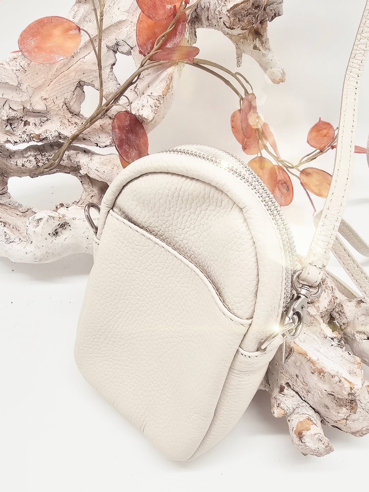 kleine-umhaengetasche-leder-beige-1