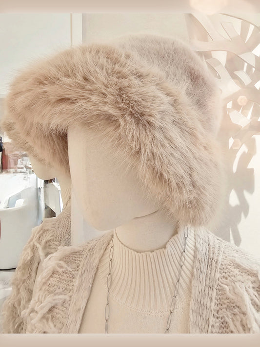 Hut aus Kunstfell in Beige