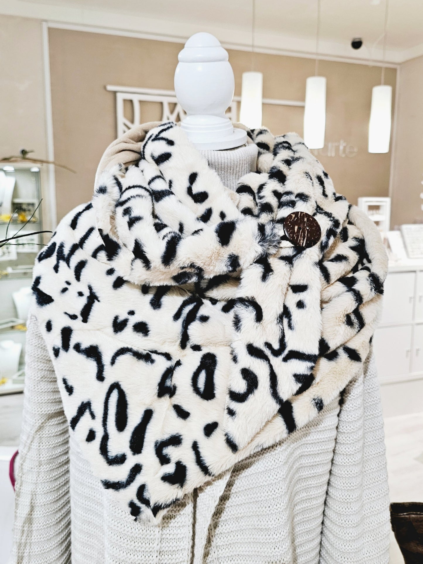 kuschel-schal-teddyfell-kunstfell-pluesch-leo-1