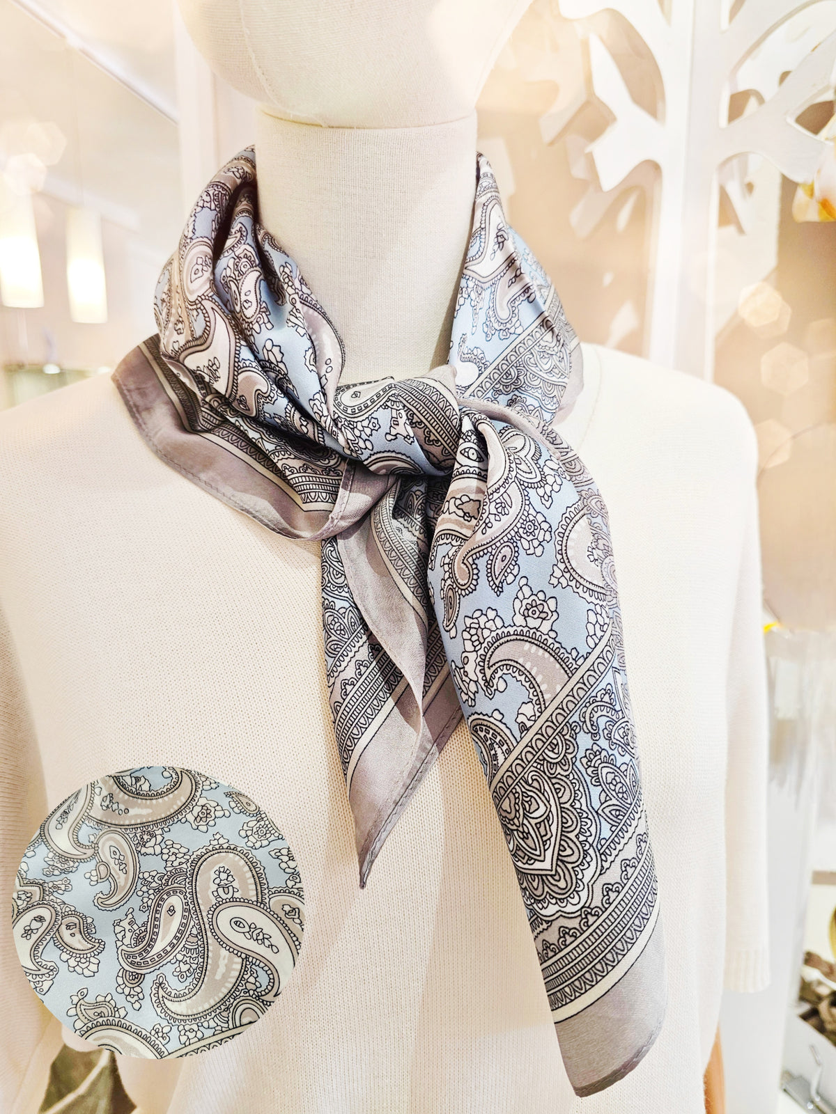 Nickituch mit Paisley-Muster Hellblau Grau