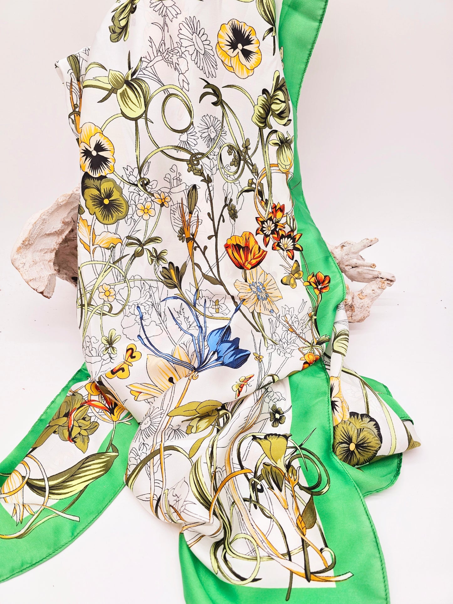 schal-seide-gruen-blumen-1