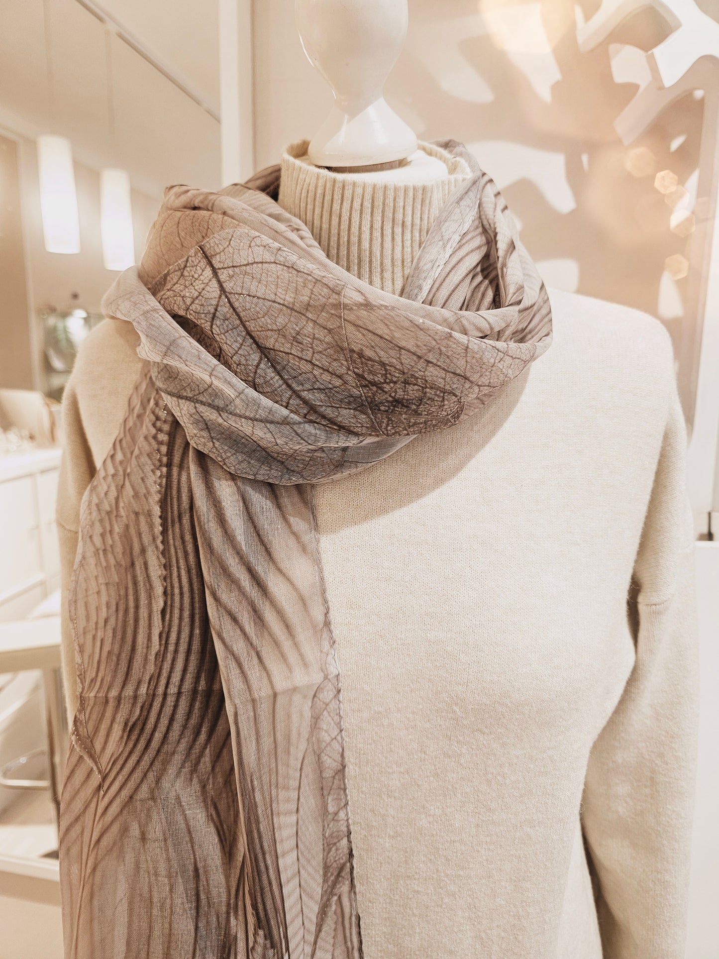 schal-seide-taupe-1
