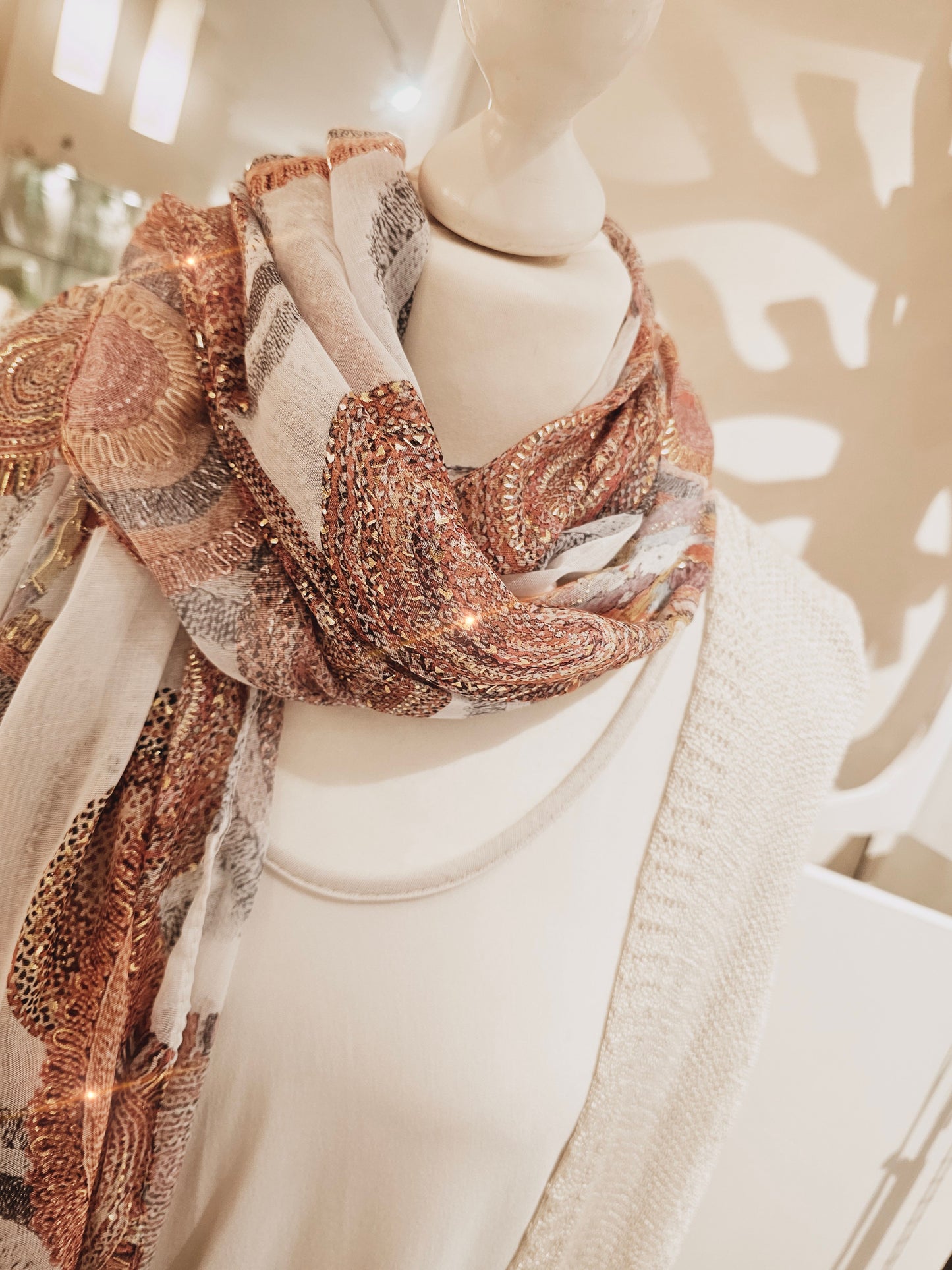 Leichter Sommerschal orange, Rost mit Goldeffekten