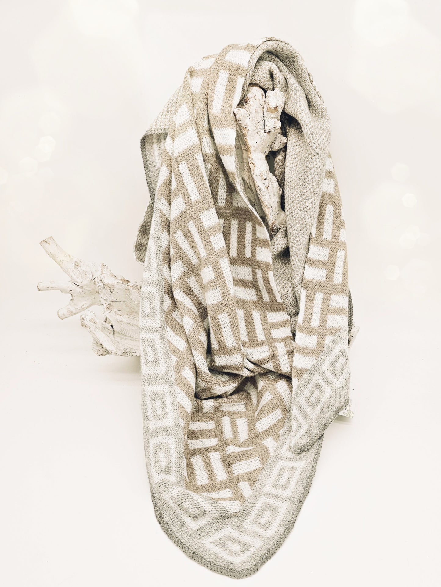 schal-strick-dreieck-beige-taupe-1