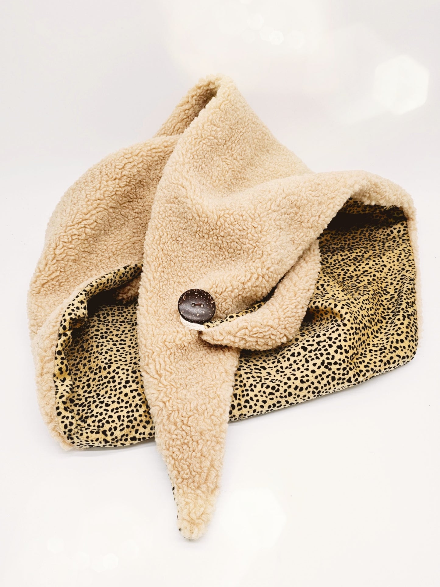 schal-teddy-kunstfell-leomuster-camel-1