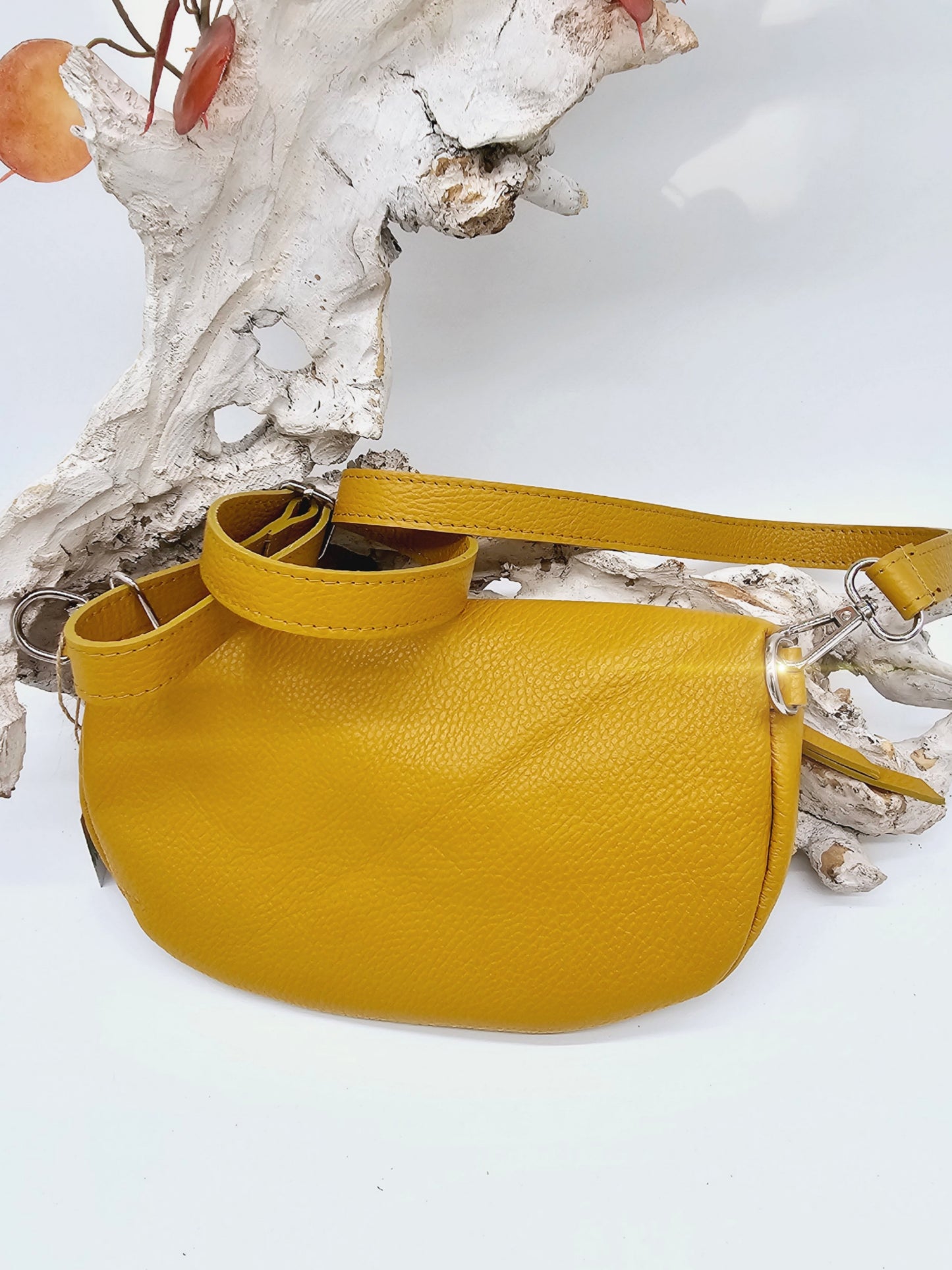 tasche-bauchtasche-leder-gelb