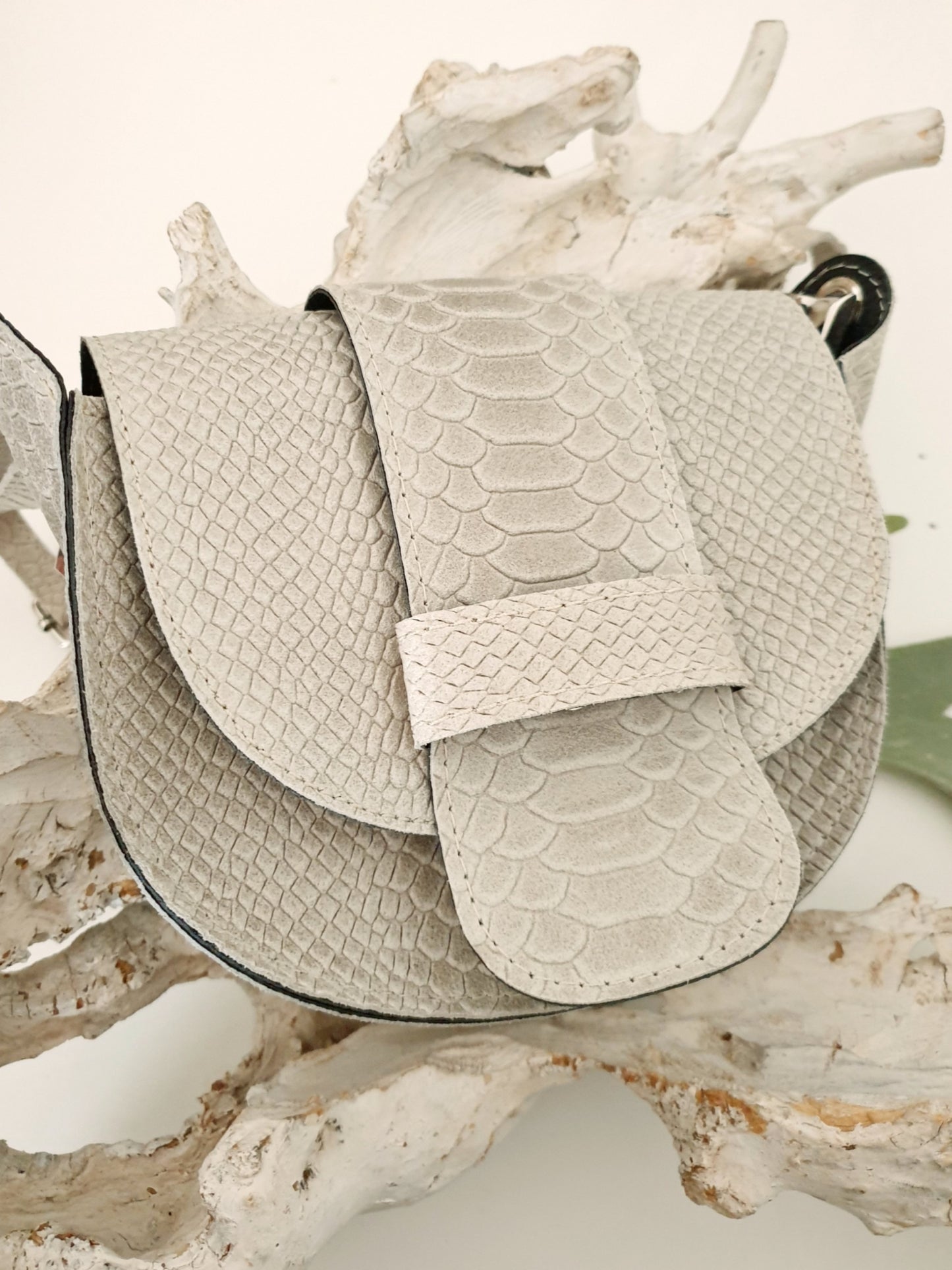 umhaengetasche-klein-beige-schlange-1