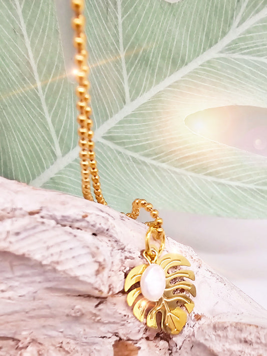zarte-goldkette-blatt-perle-1