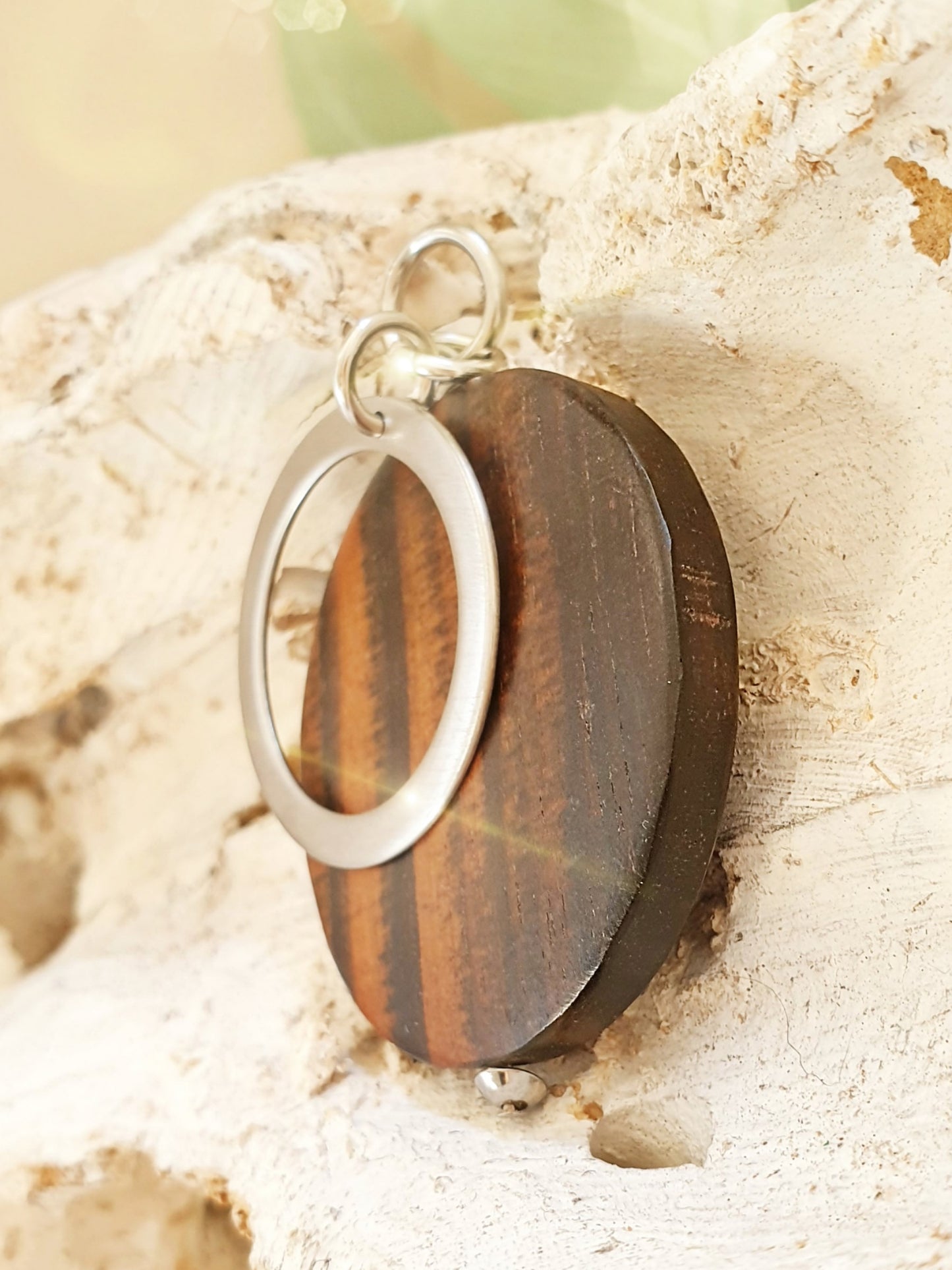 Anhänger Holzscheibe mit Edelstahlring