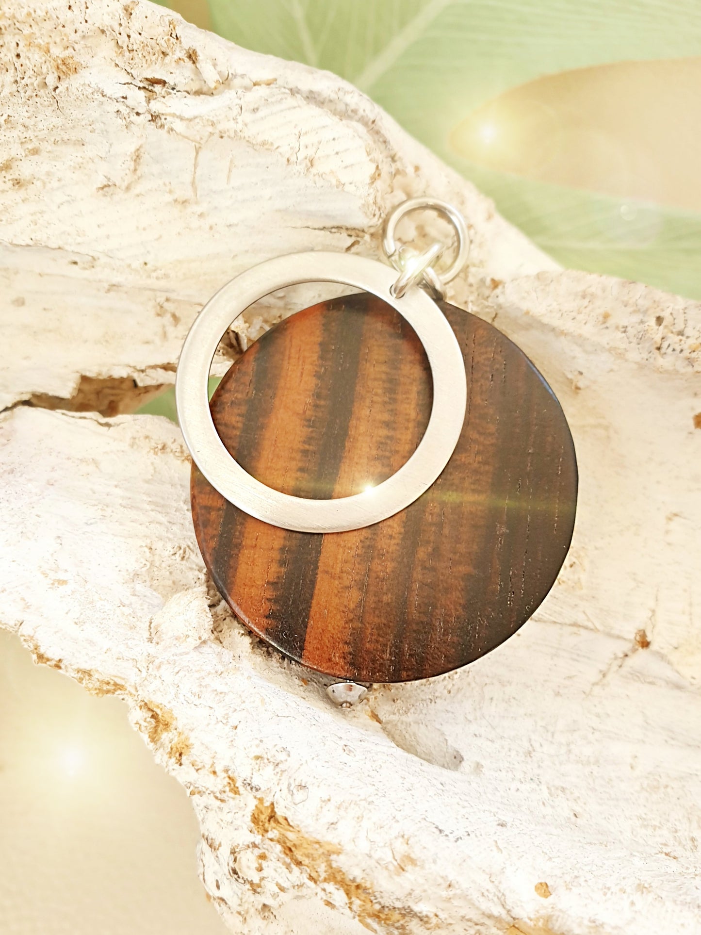 Anhänger Holzscheibe mit Edelstahlring