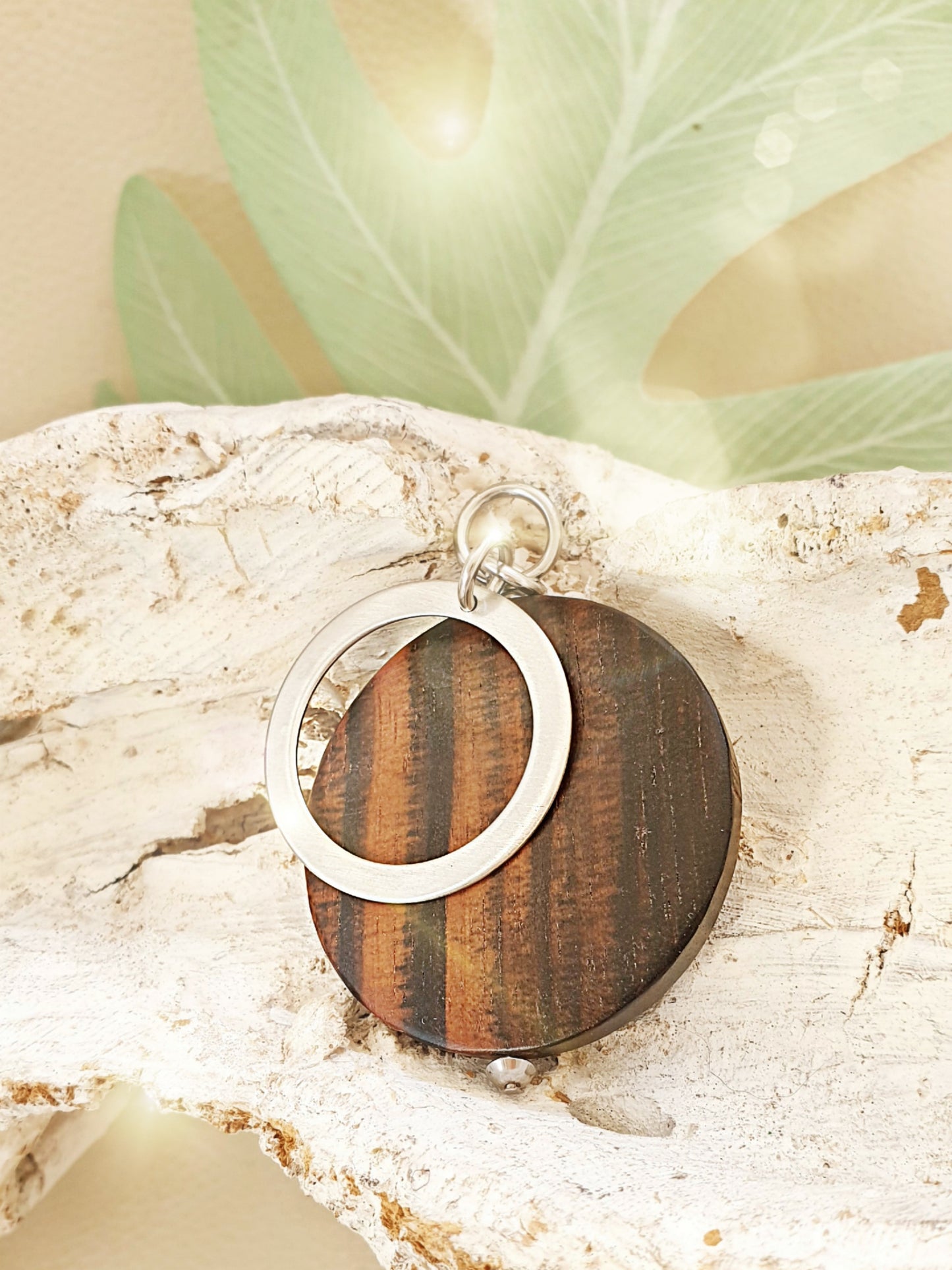 Anhänger Holzscheibe mit Edelstahlring