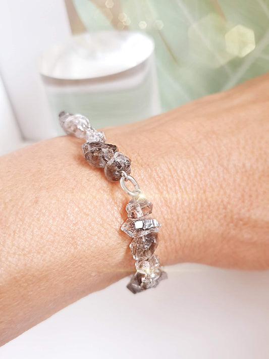 Armband mit Herkimer Diamanten an Arm