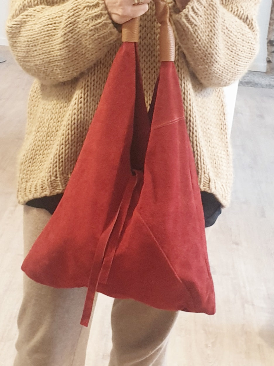 Beuteltasche aus Wildleder in Rot