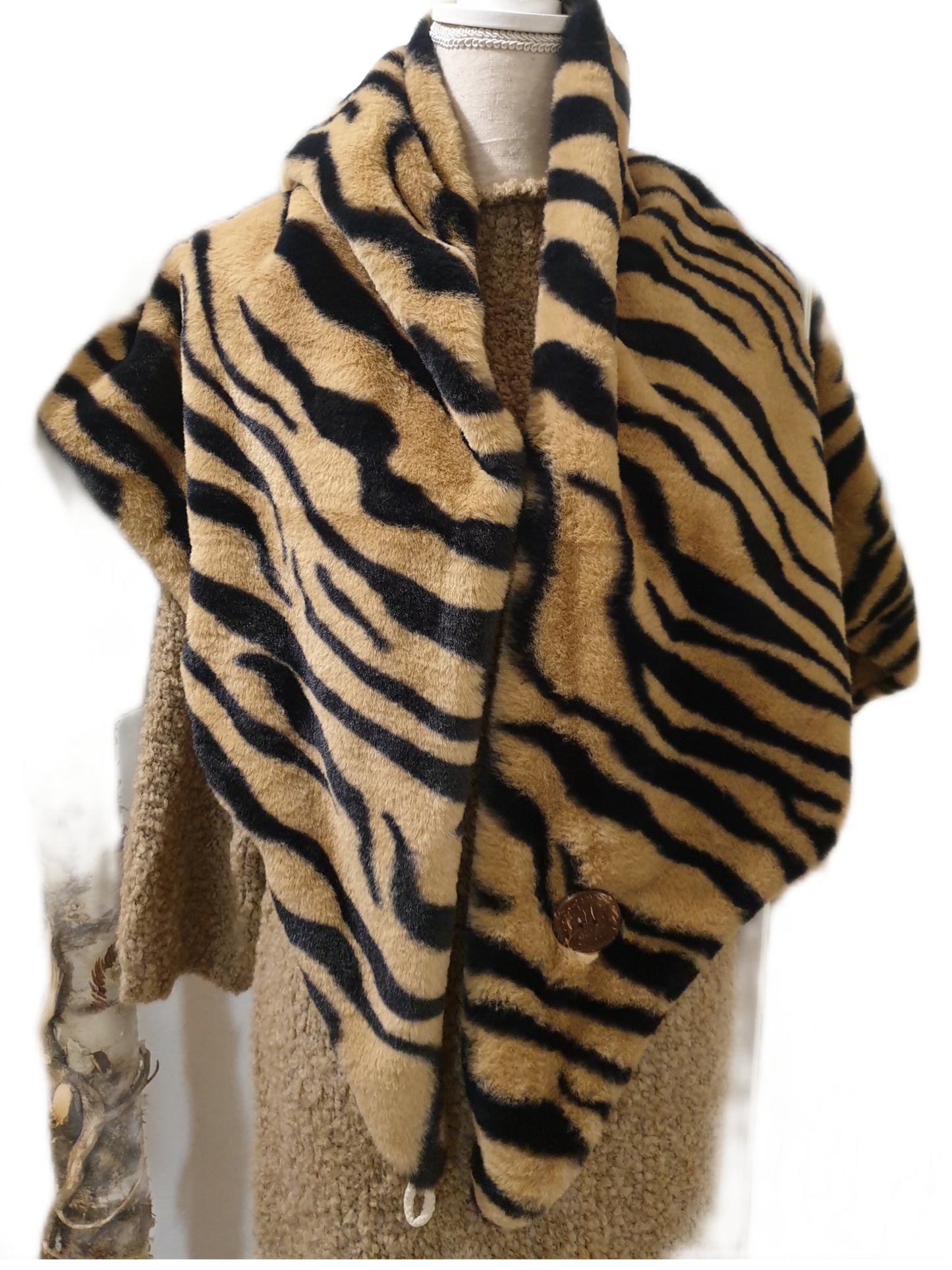 dreieck-kunstfell-schal-zebra-camel-1