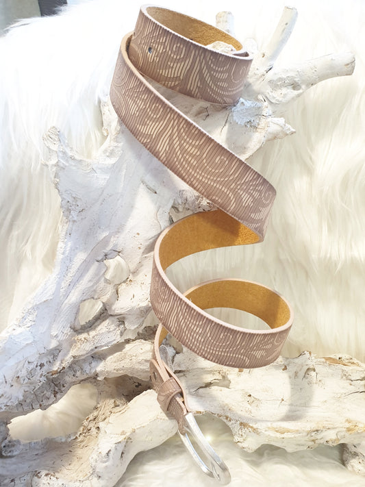 Gürtel mit floraler Prägung in Rosa