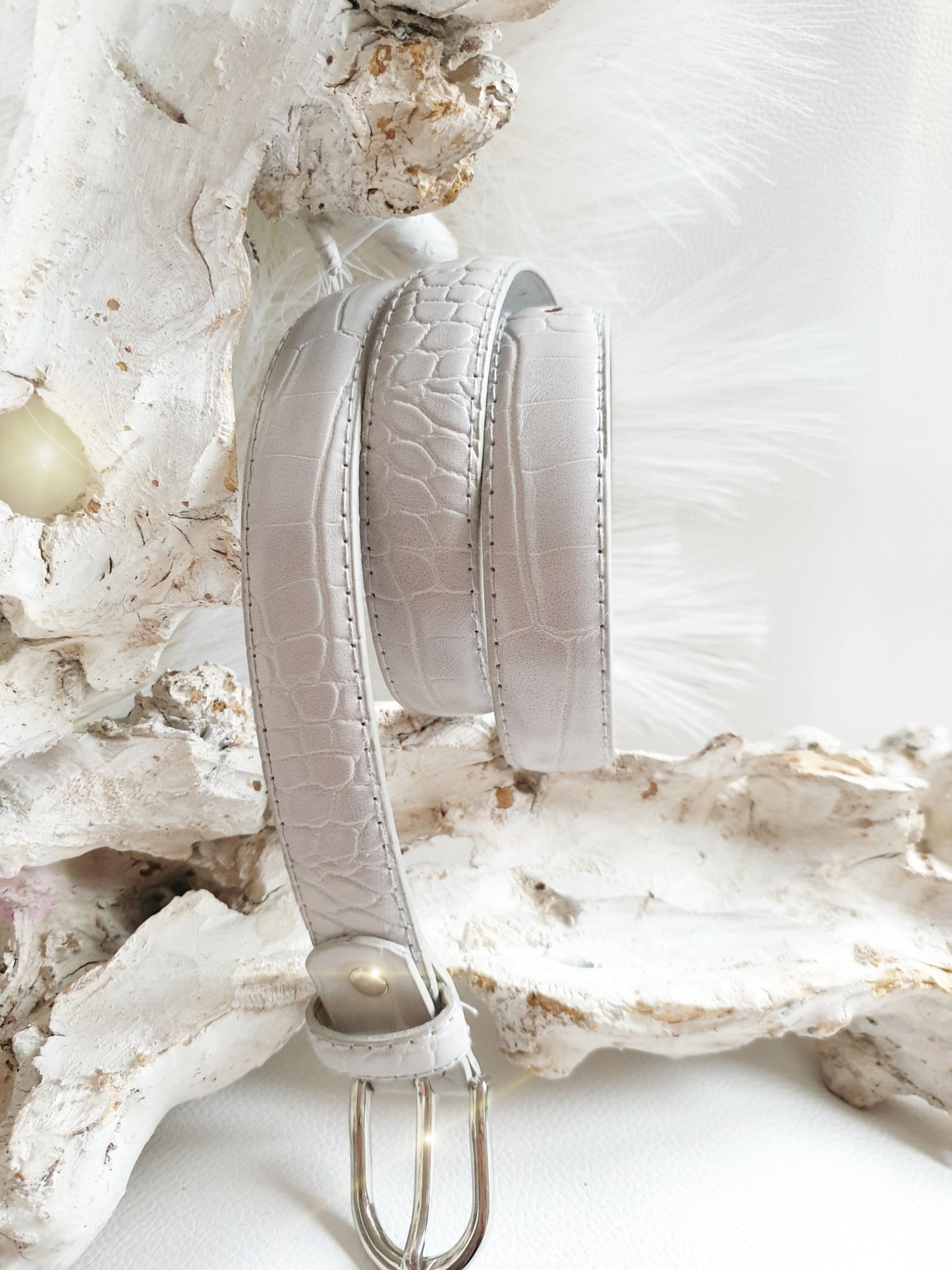 Gürtel aus Leder mit Krokoprägung 2cm in HELLGRAU