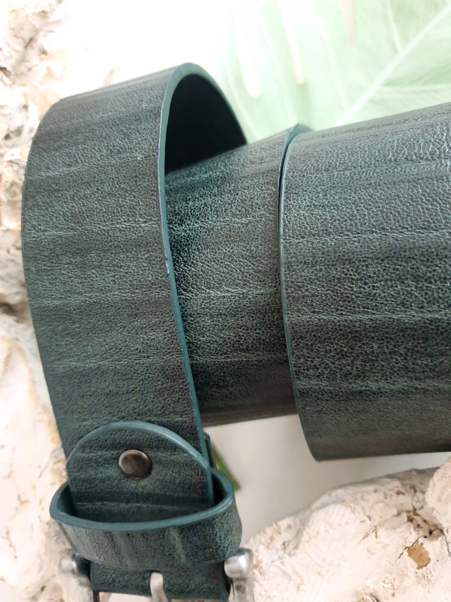 guertel-leder-dunkelgruen-gruen-1