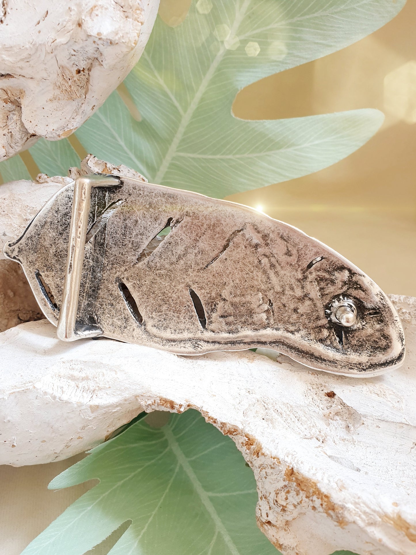 Große Gürtelschnalle Feder Silber