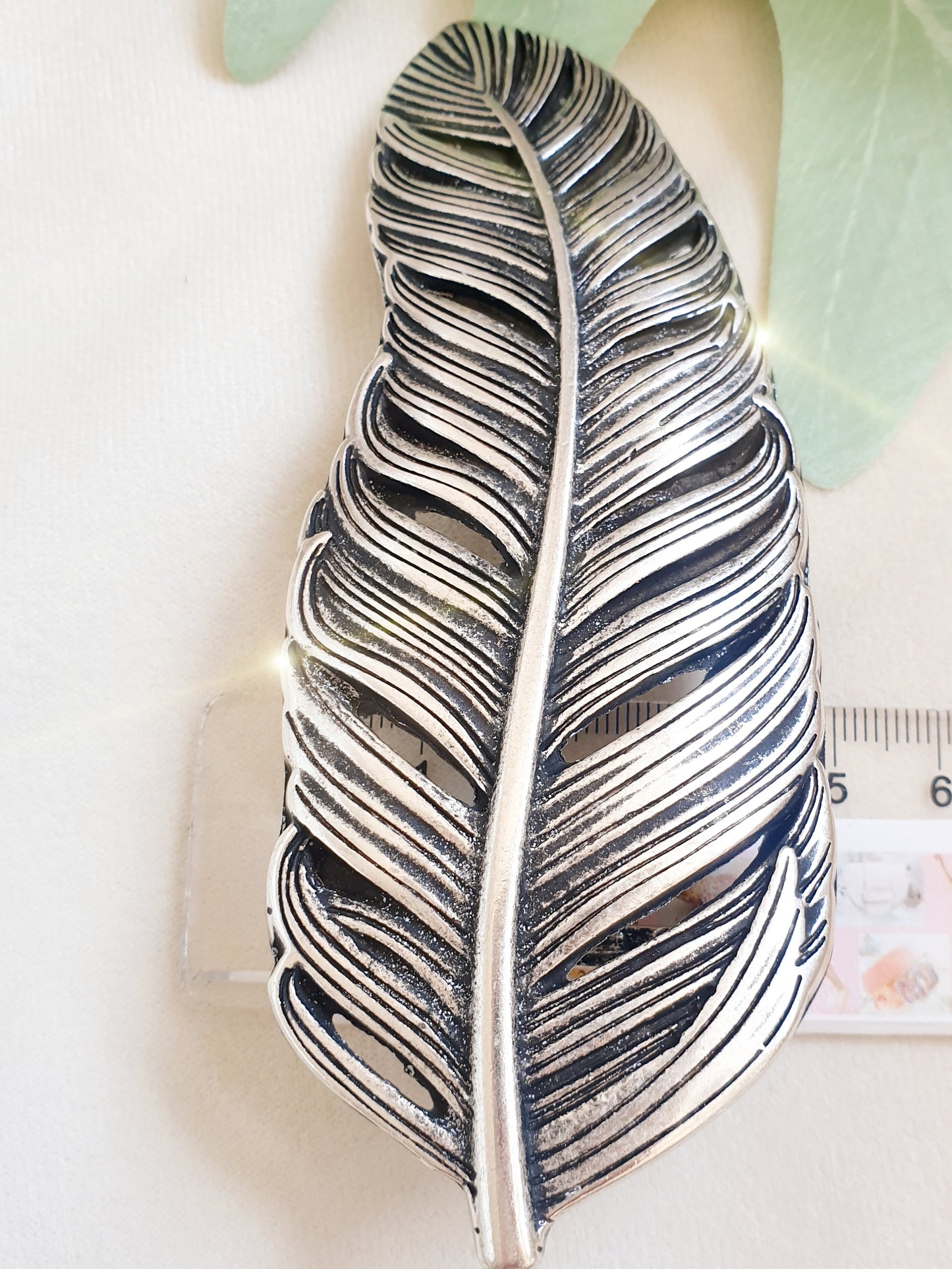 Große Gürtelschnalle Feder Silber