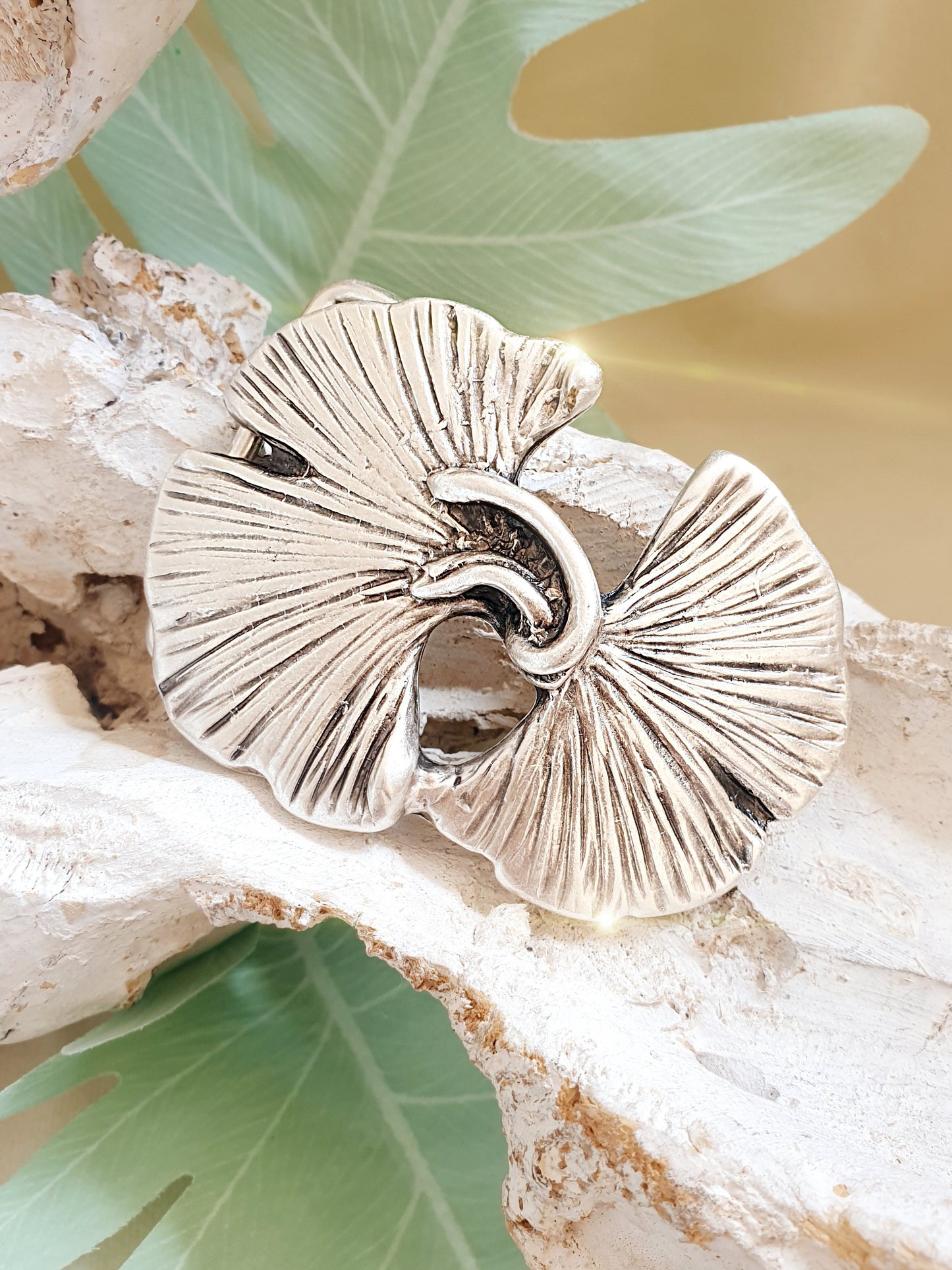 Gürtelschnalle Ginkgoblatt in Silber