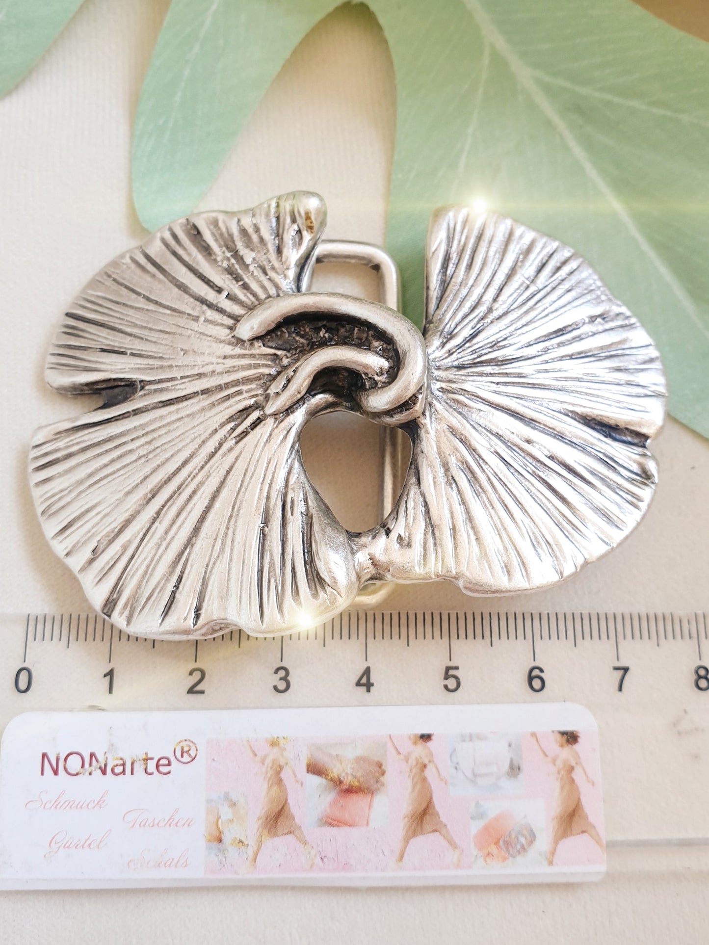 Gürtelschnalle Ginkgoblatt in Silber