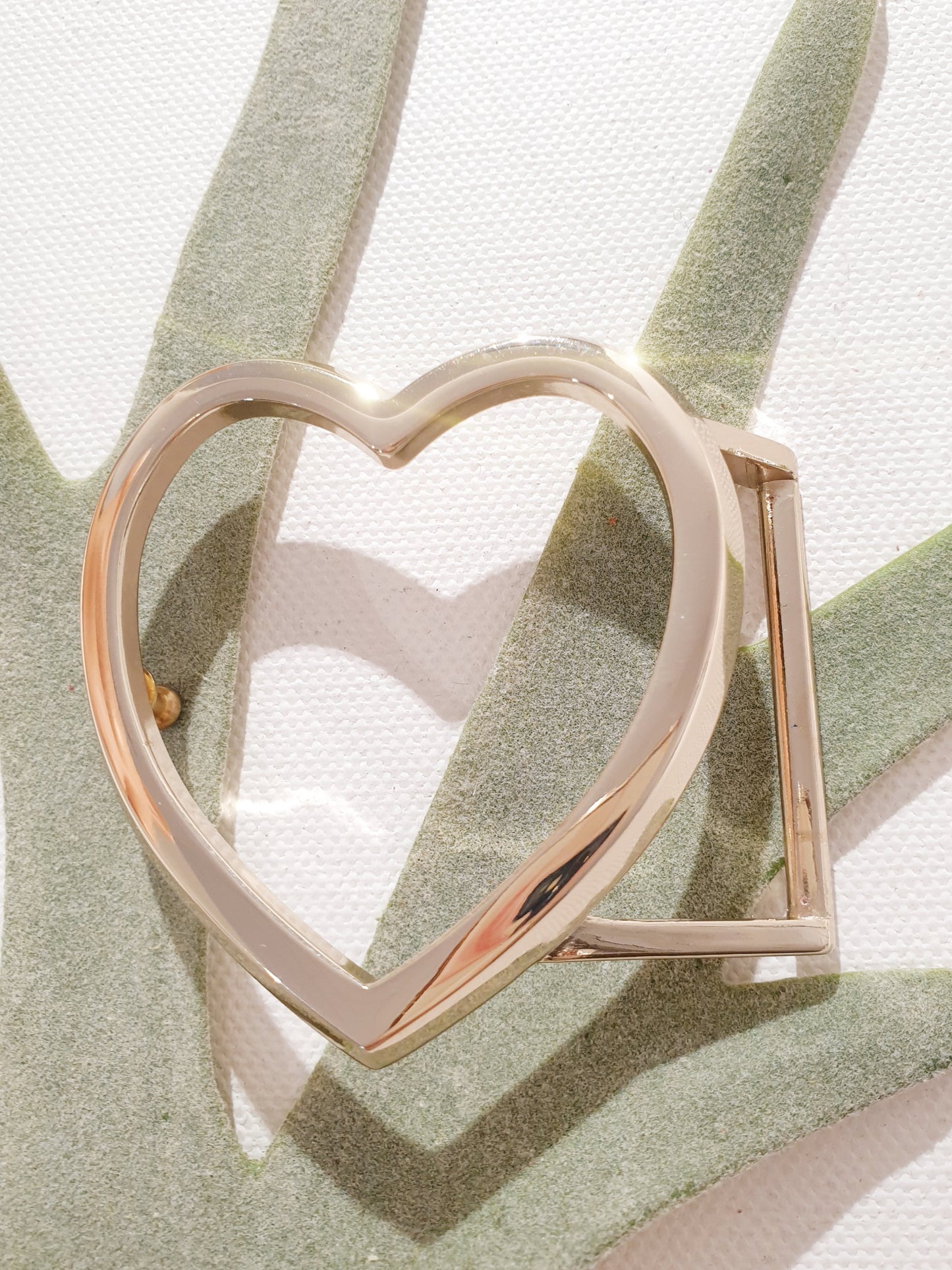 Gürtelschnalle Herzform gold