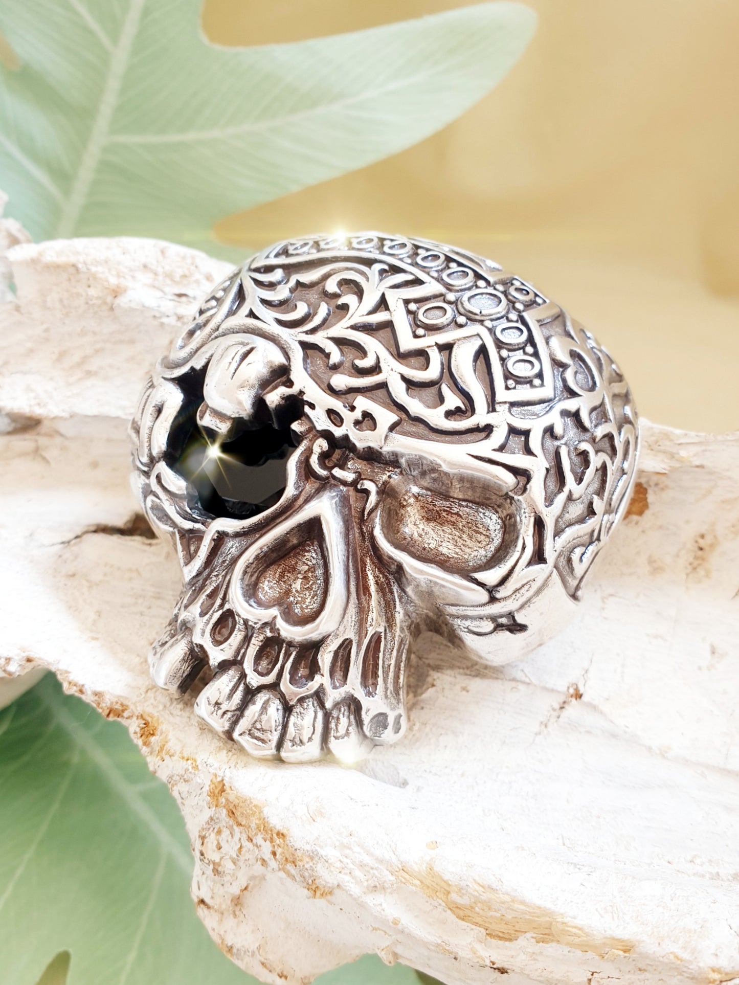 Totenkopf Gürtelschnalle mit Strassstein