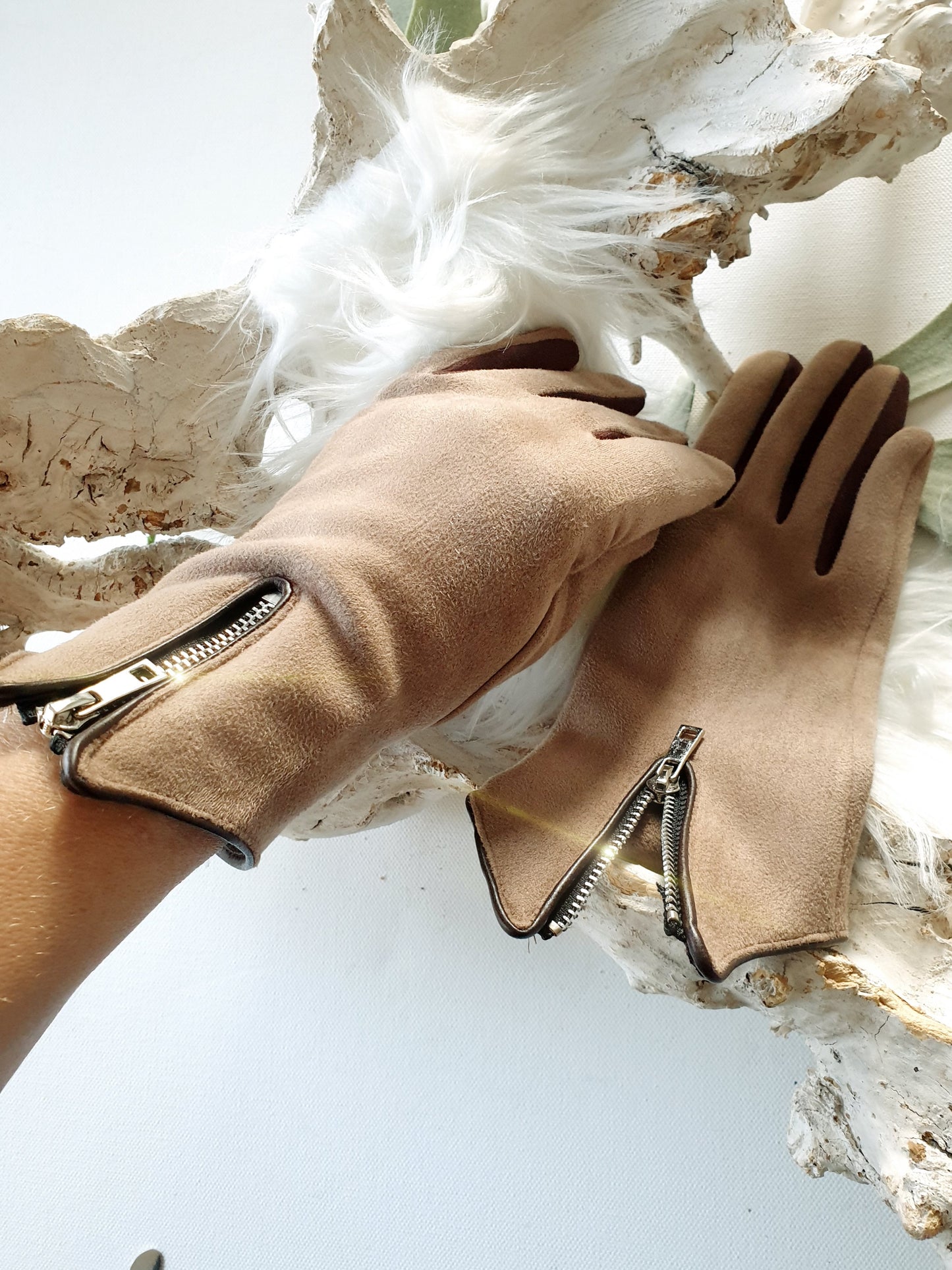 handschuhe-beige-taupe-velours-1