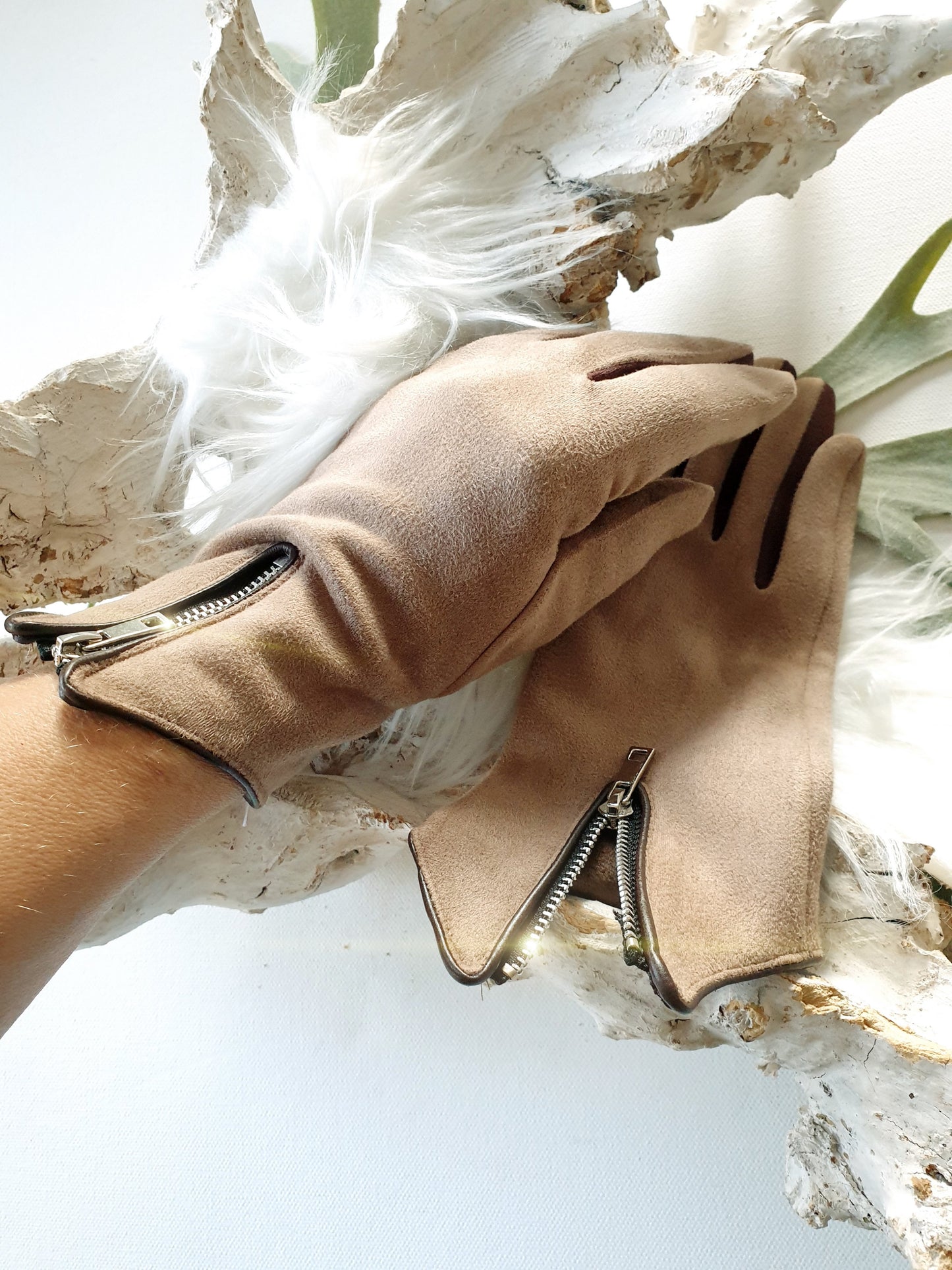 handschuhe-beige-taupe-velours-1