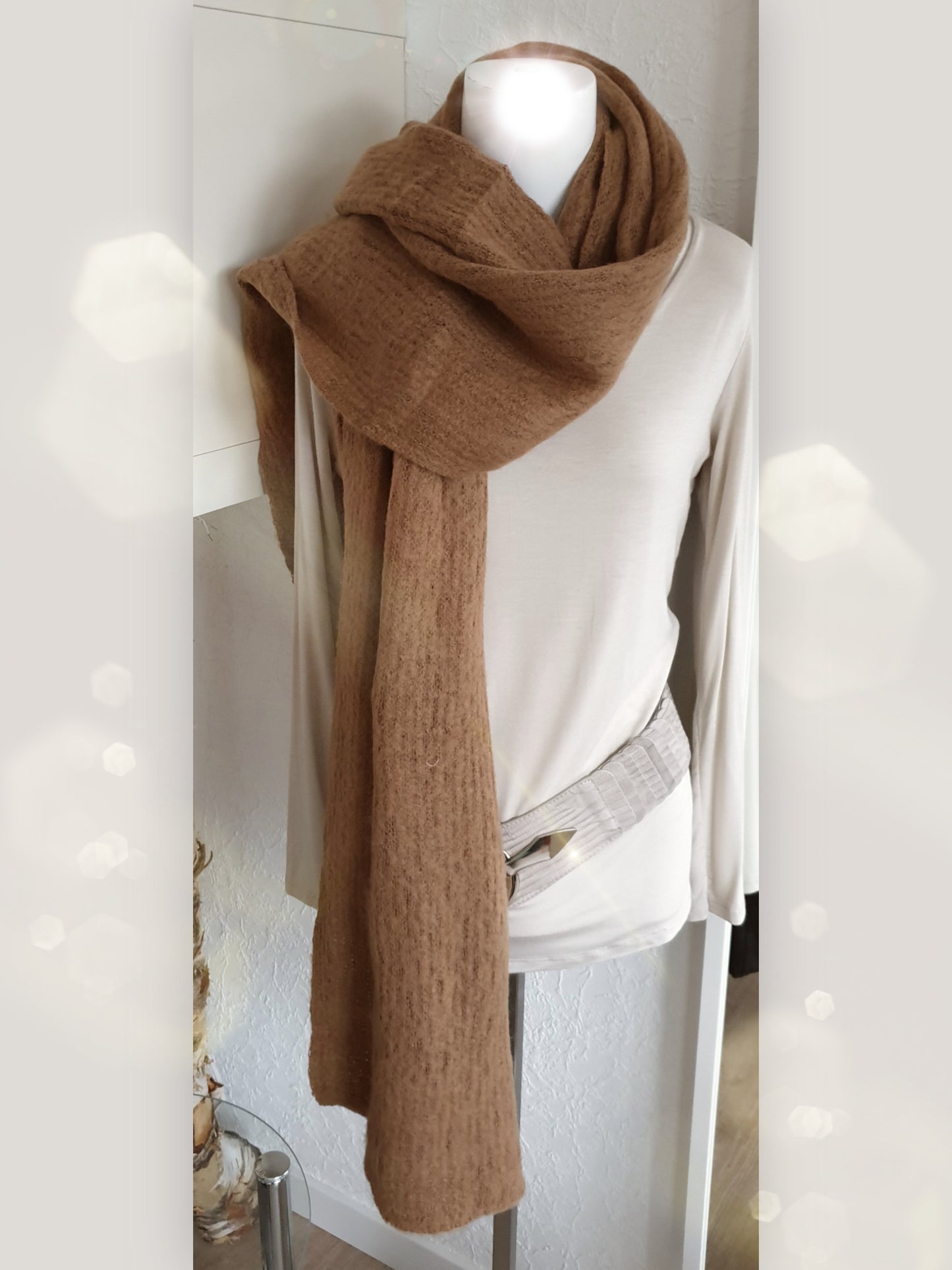 Großer kuscheliger Schal aus Viskose mit Wollanteil in Camel