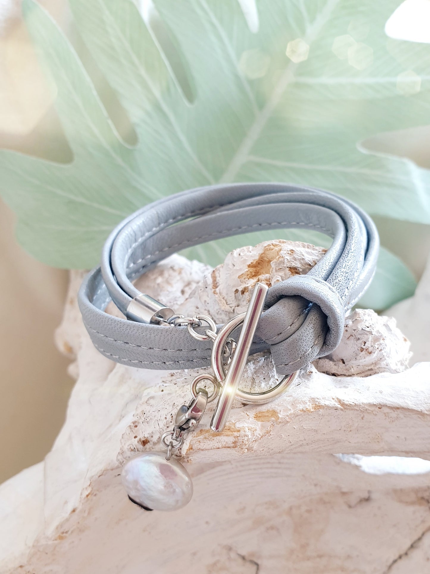 Lederarmband zum Wickeln in Grau