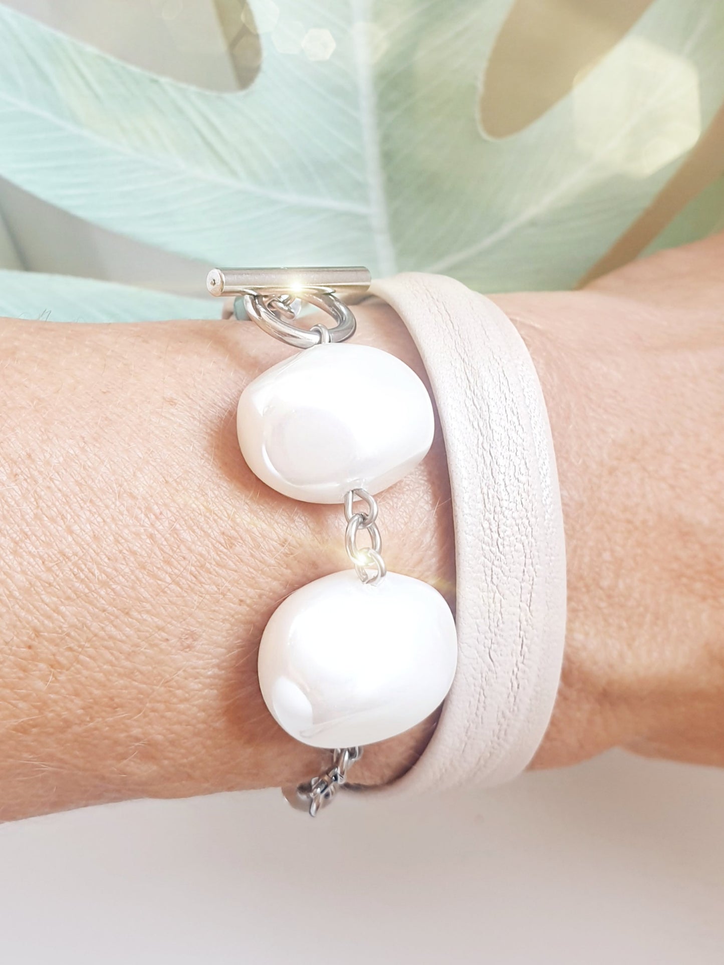 Wickelarmband aus Leder mit großen Perlen