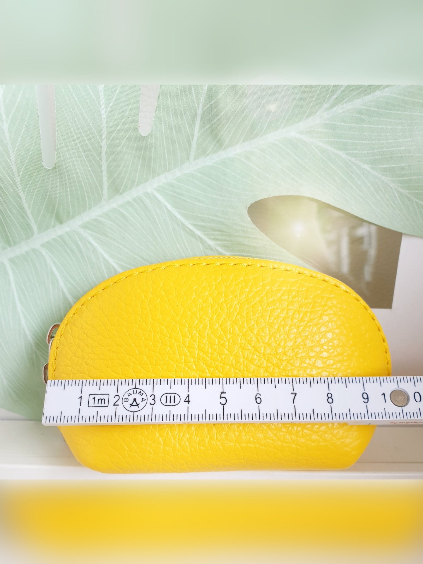 Kleines Beutelchen für Kleinigkeiten, wie Tabletten, Lippenstift etc. aus Leder in Gelb Maß Breite