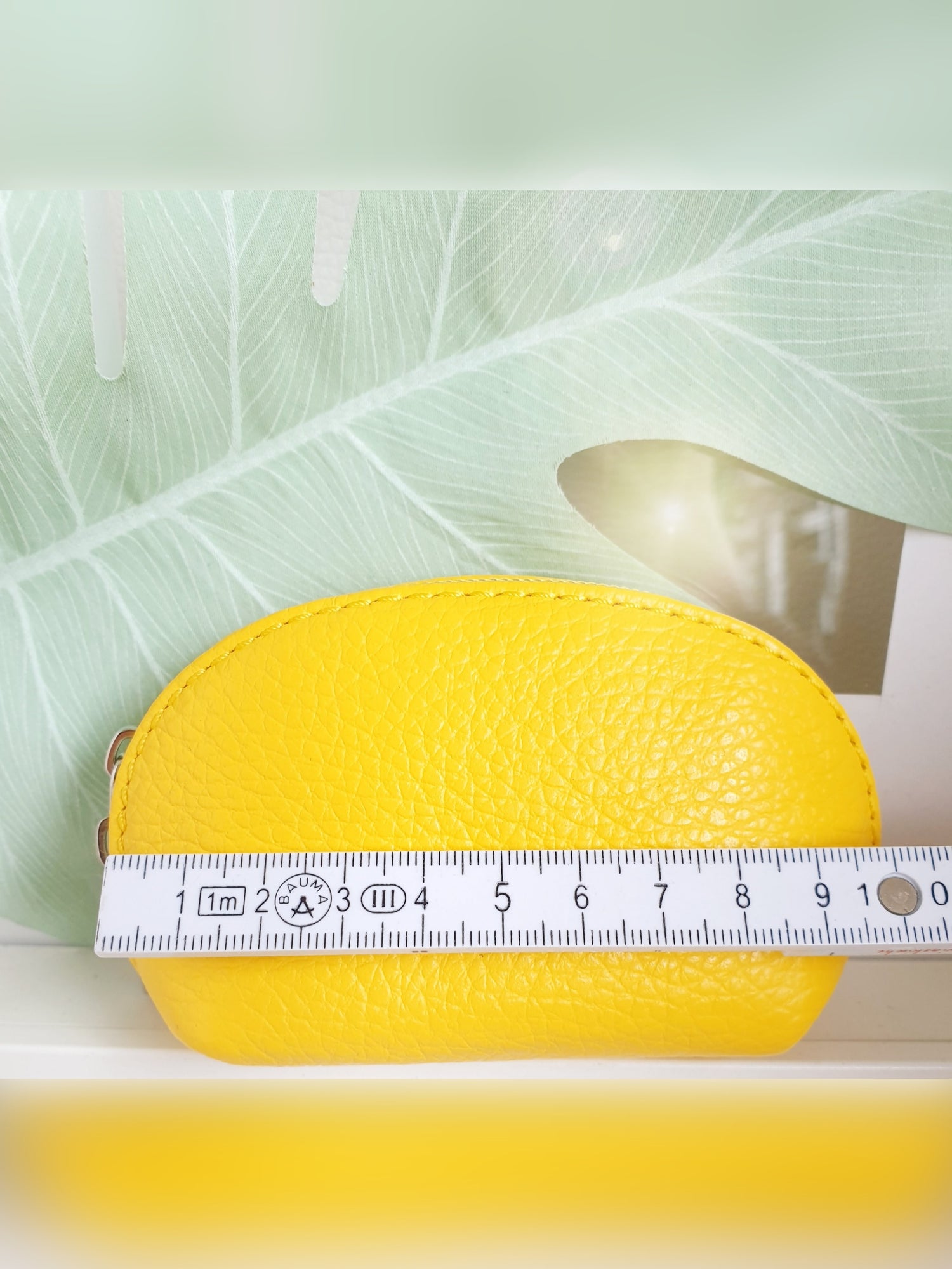 Kleines Beutelchen für Kleinigkeiten, wie Tabletten, Lippenstift etc. aus Leder in Gelb Maß Breite