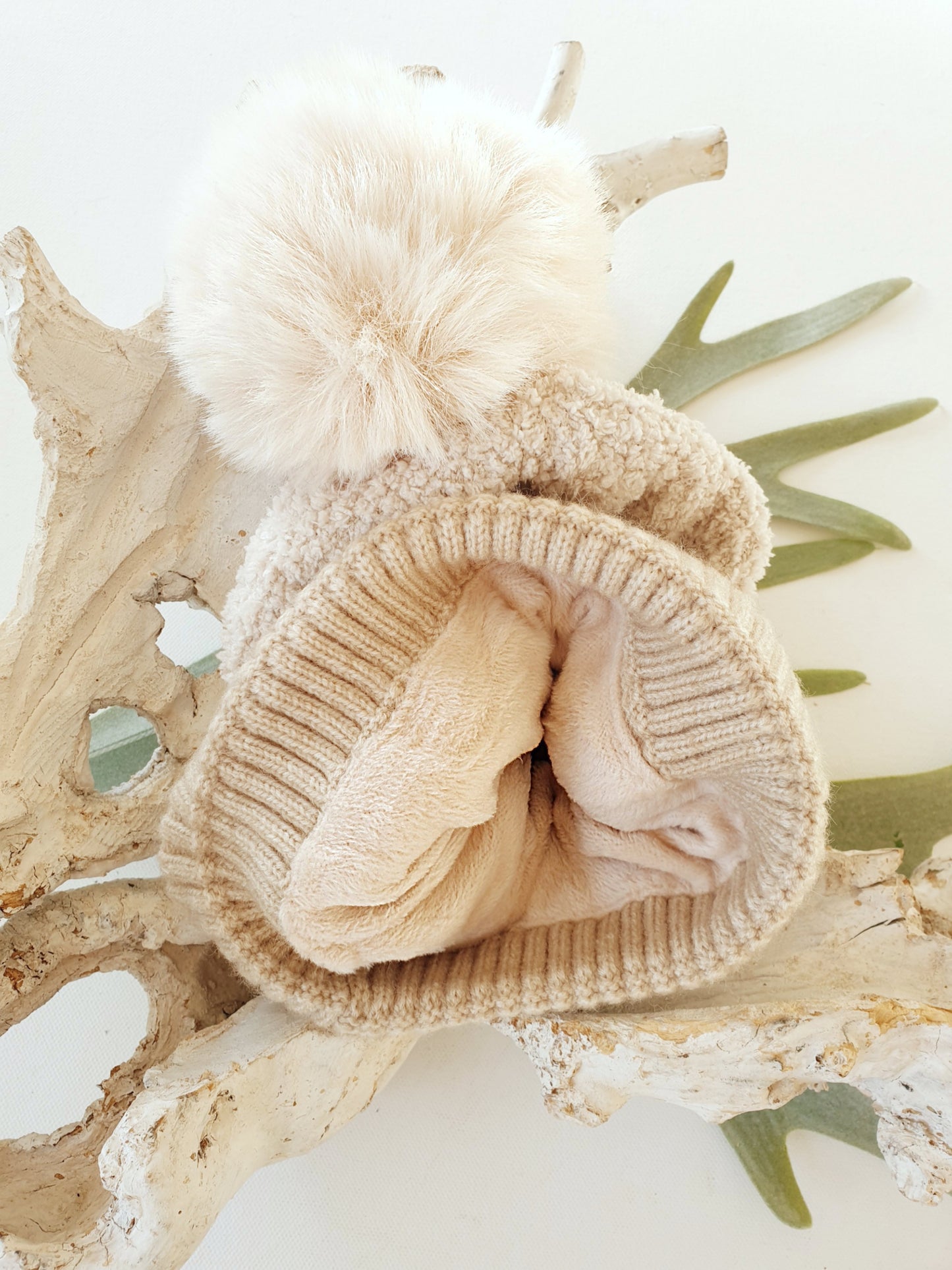 MÜTZE mit BOMMEL Bommelmütze / Creme BEIGE / kuschelig gefüttert