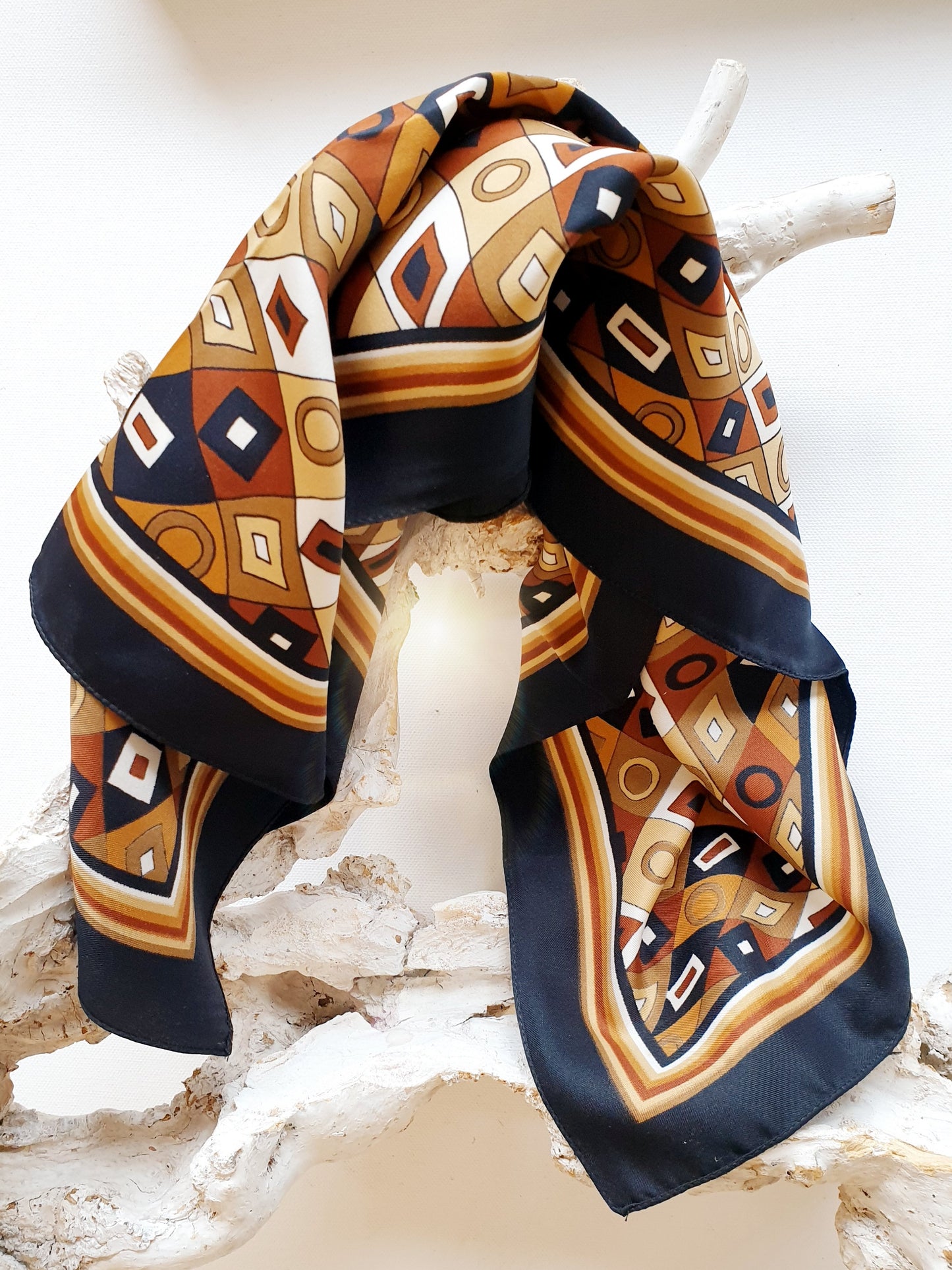 Nickituch mit Muster Camel