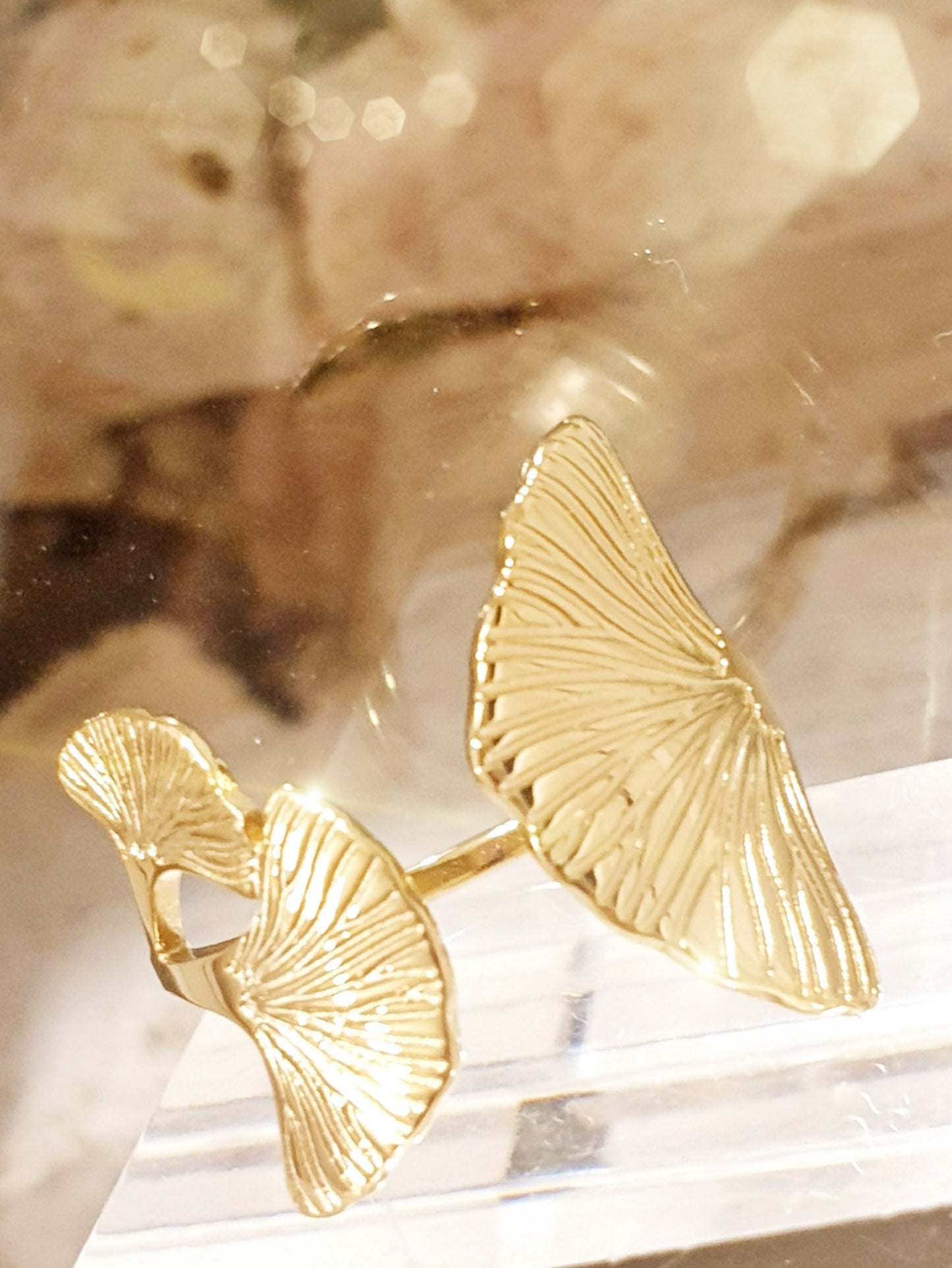 Edelstahl-Ring in Gold mit Ginko Blatt