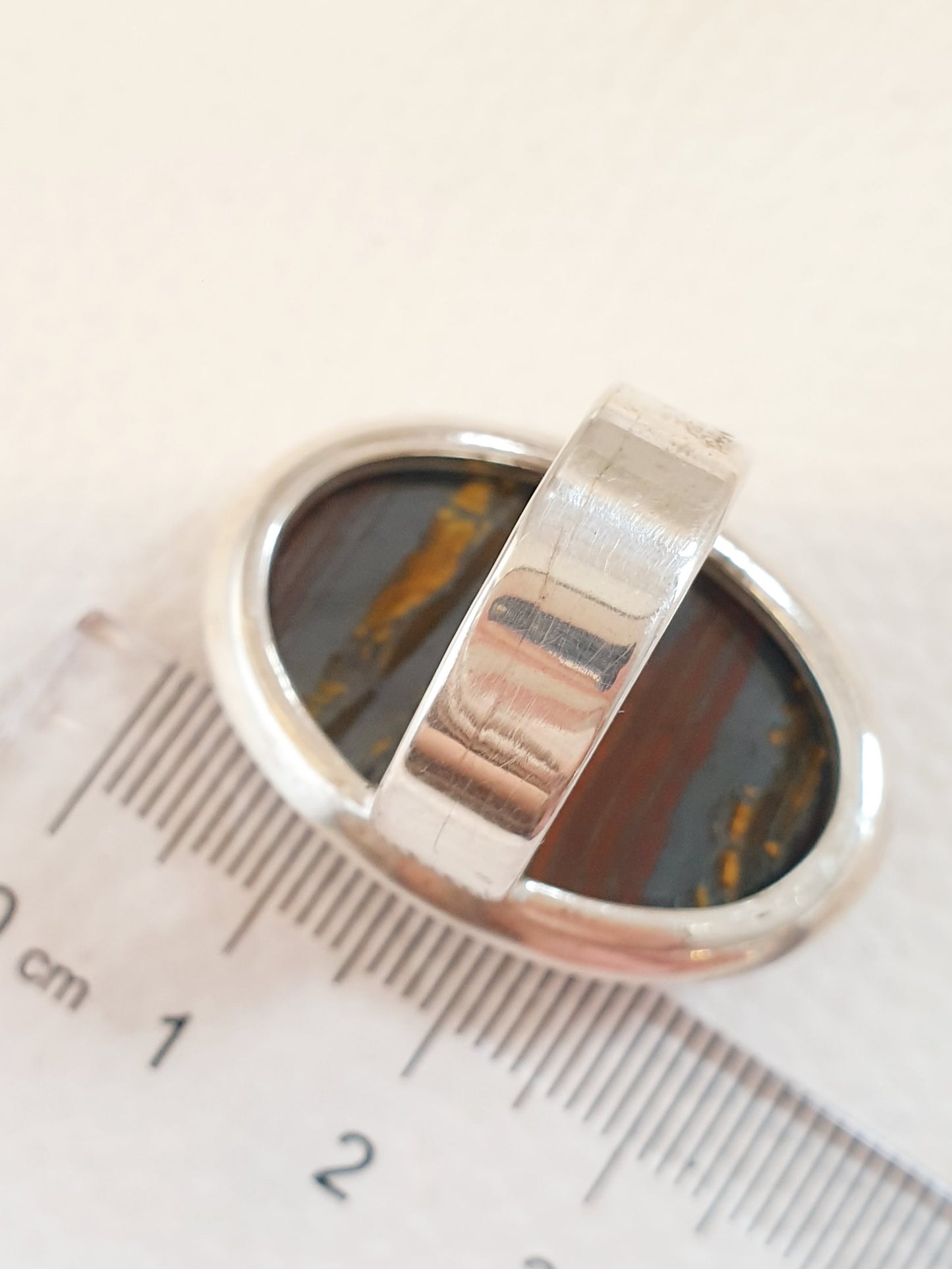 Großer Sterlingsilberring mit Tigereisen