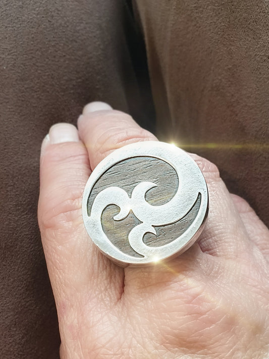 Holzring mit Sterlingsilber Auflage