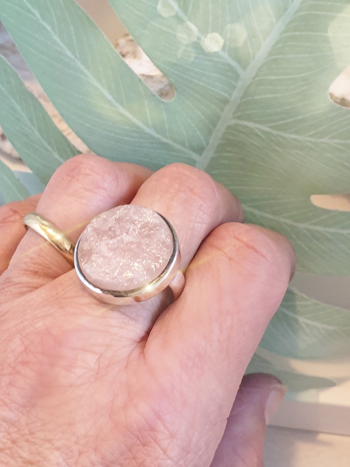 Rosenquarz Ring mit verstellbarer Schiene