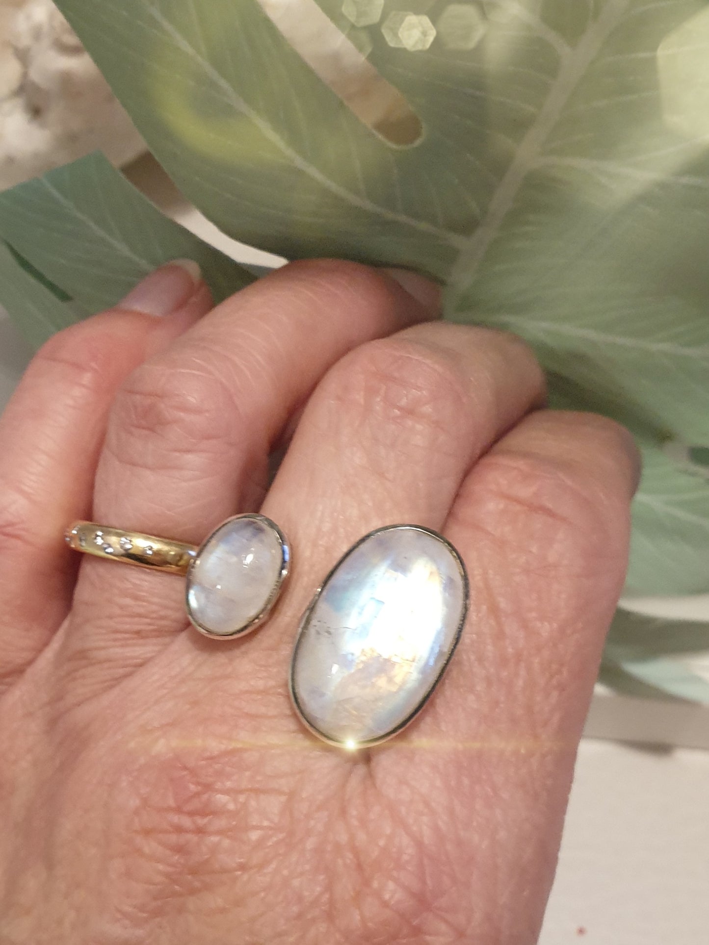 Sterlingsilber Ring oben offen mit 2 Mondsteinen