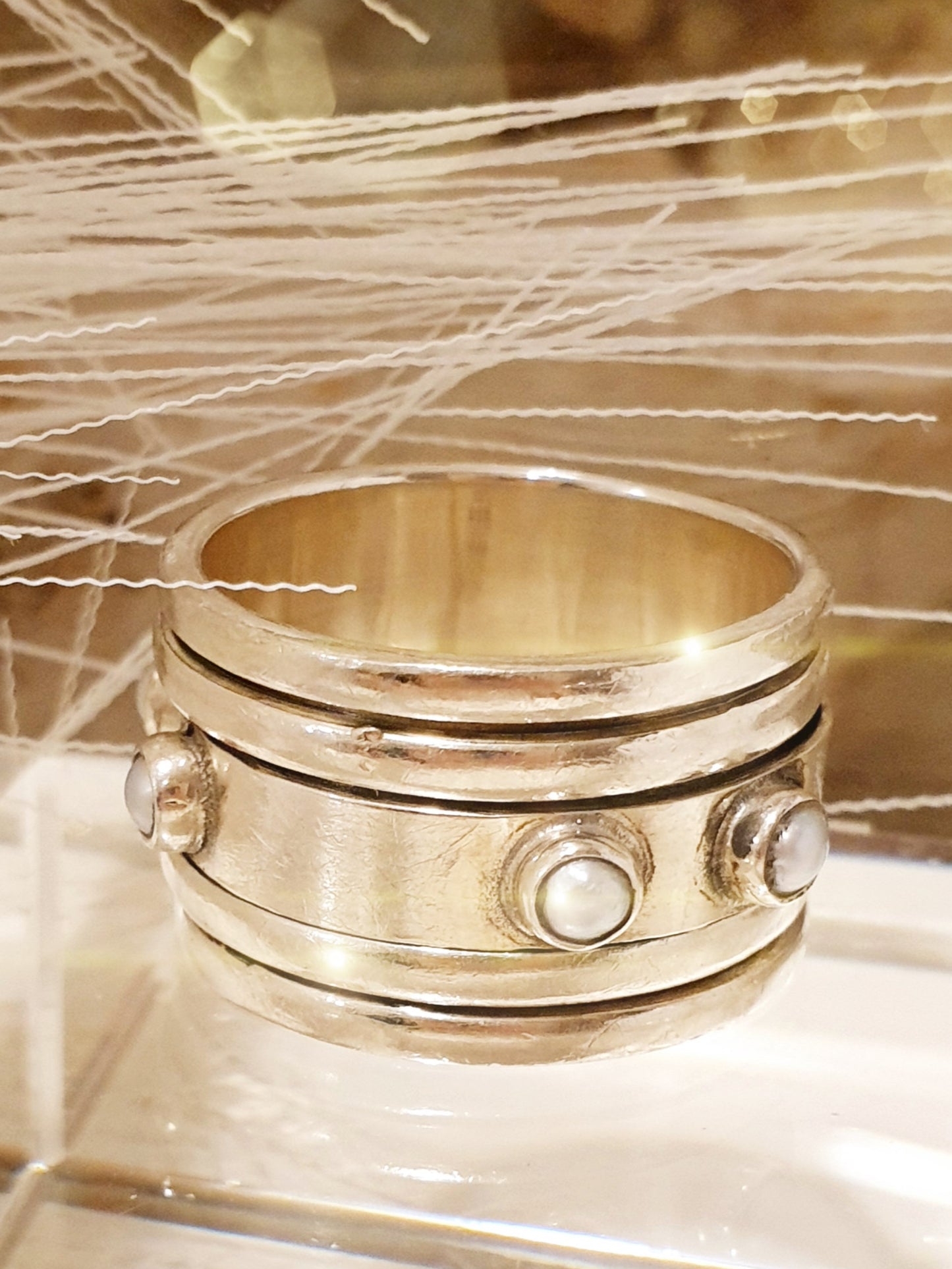 Beweglicher Sterlingsilber Ring mit kleinen Süßwasserperlen