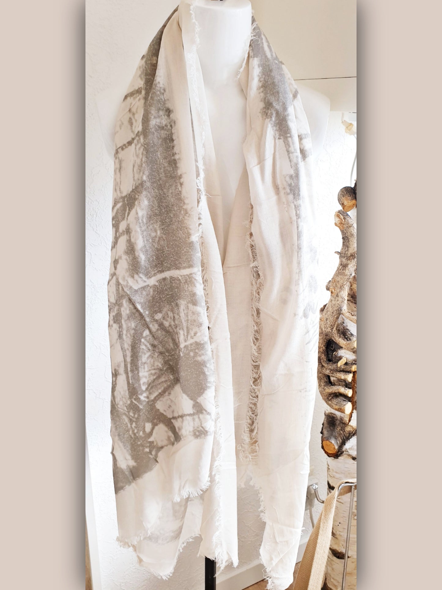 Schal aus micromodal in Beige taupe