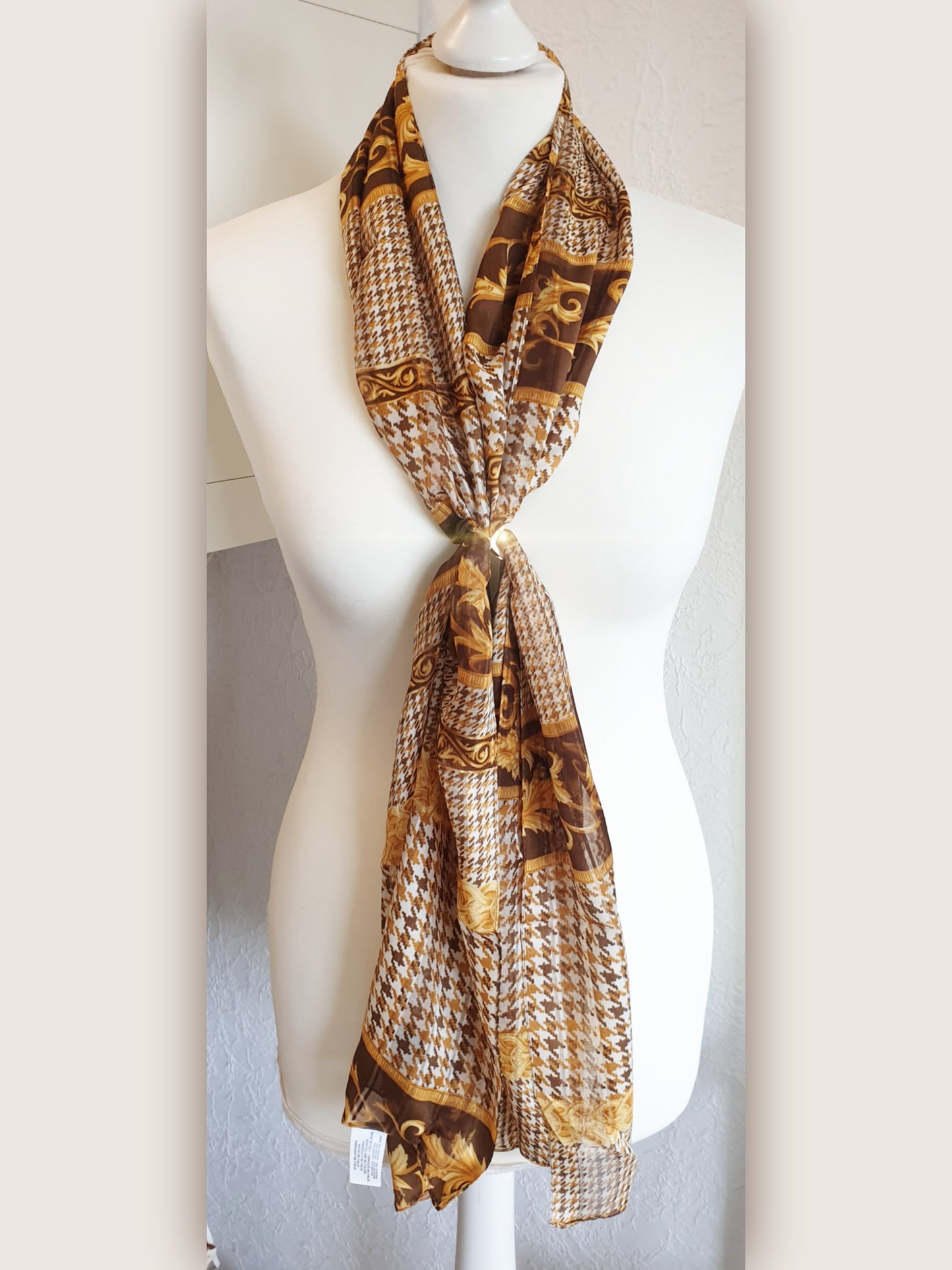 Leichter Schal mit Hahnentritt in Camel und gelb