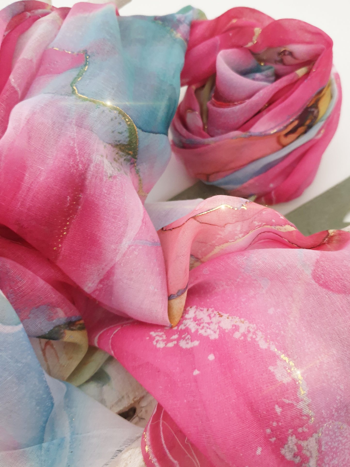 Leichter Schal aus Viskose in Pink