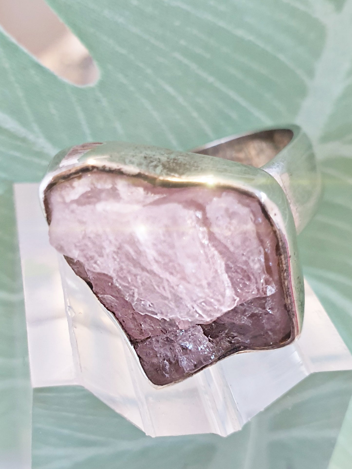 Sterlingsilberring mit ungeschliffenem Kunzit