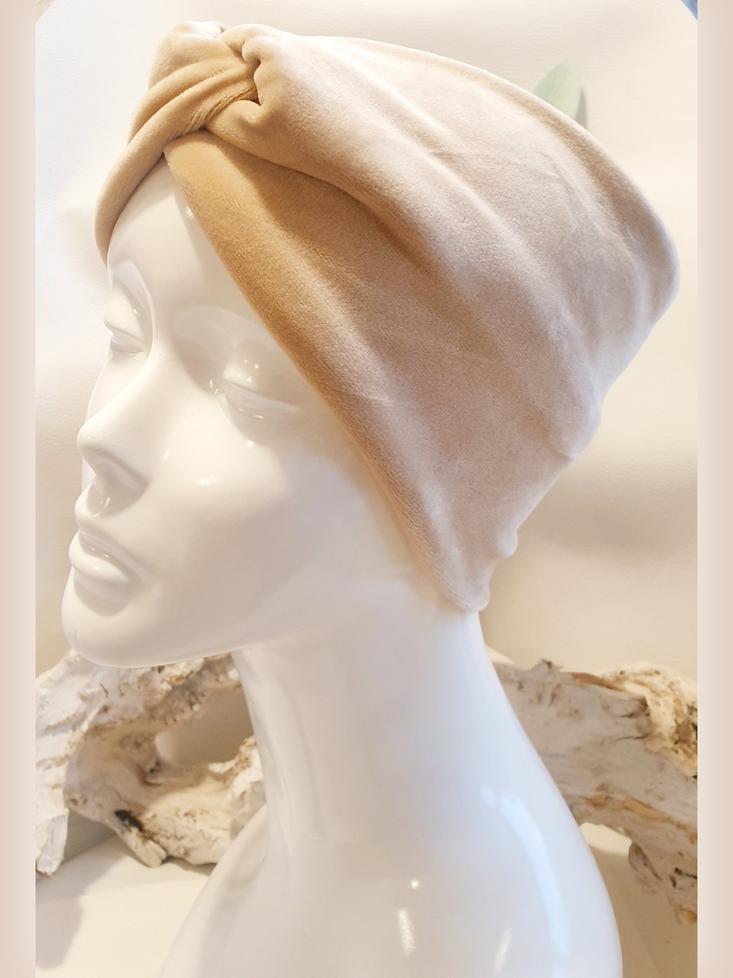 Kuschelweiches Stirnband aus Nickistoff in Camel